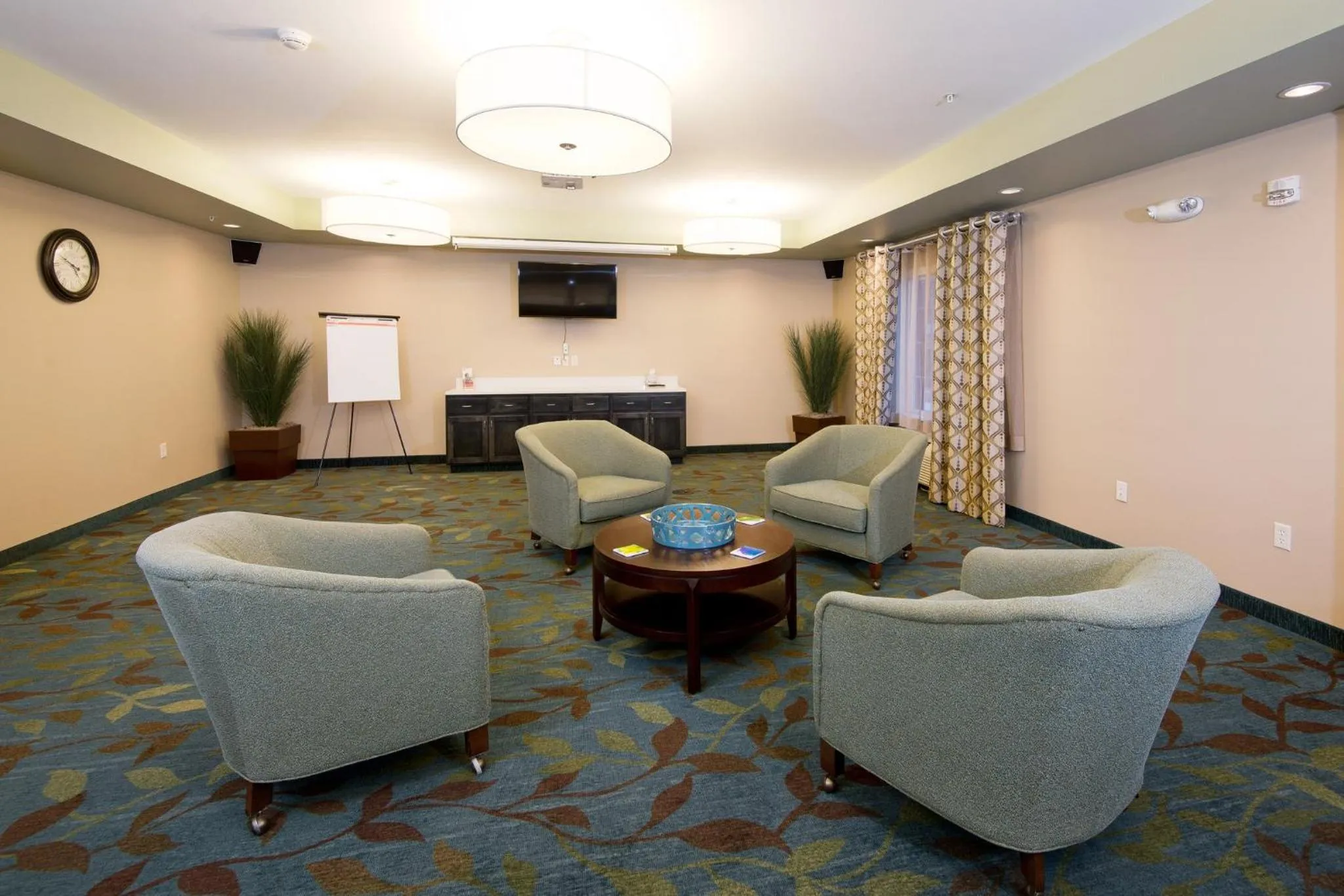 Meeting/conference room in Candlewood Suites Greeley by IHG