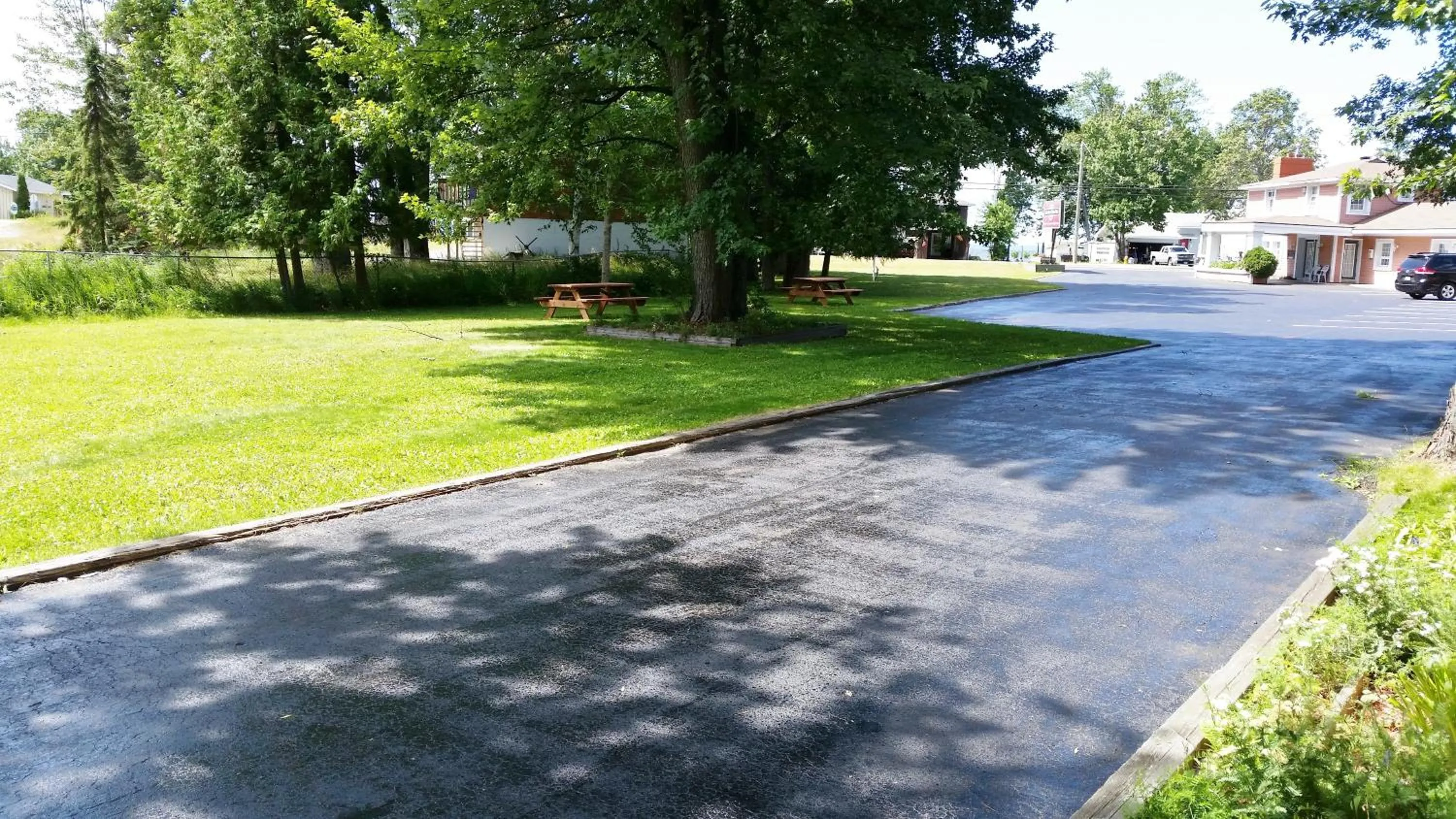 Property building in North Bay Inn