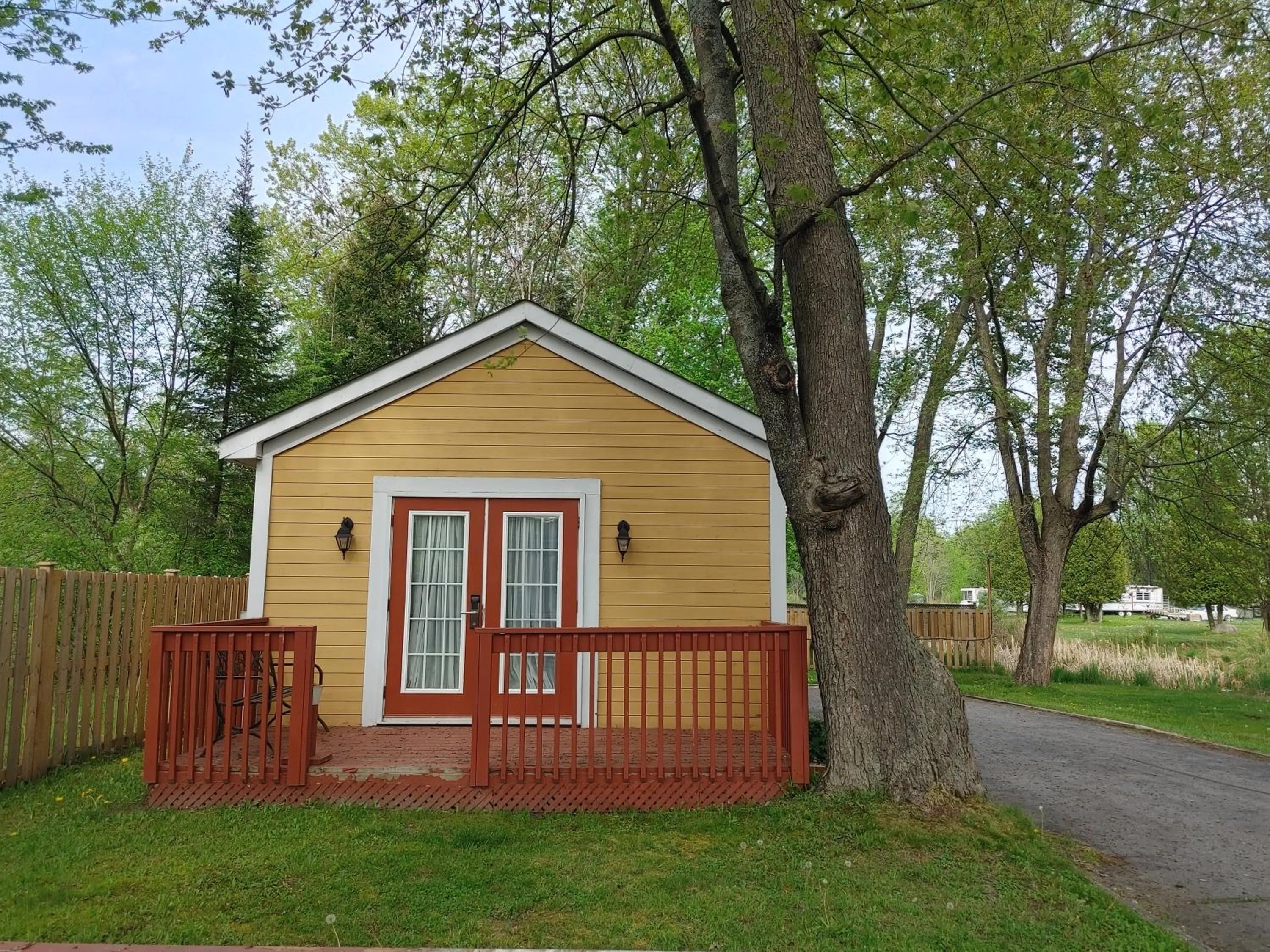 Property building in North Bay Inn