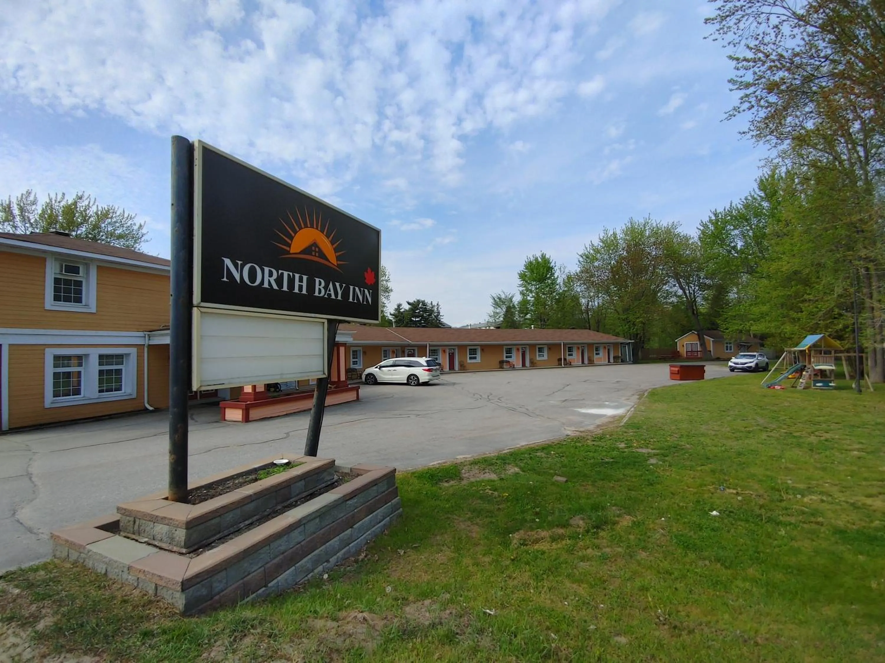 Property building in North Bay Inn