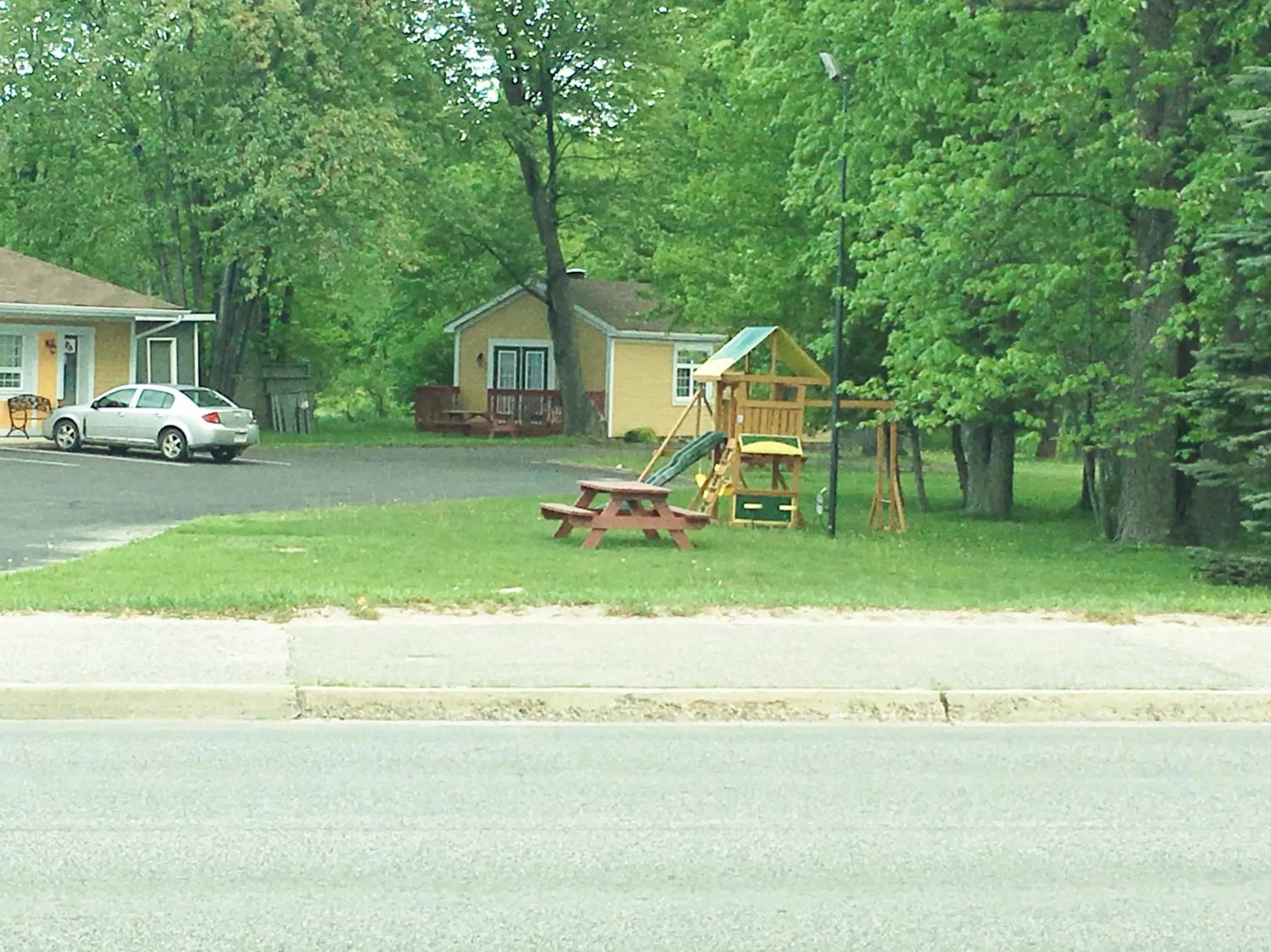 Property building in North Bay Inn