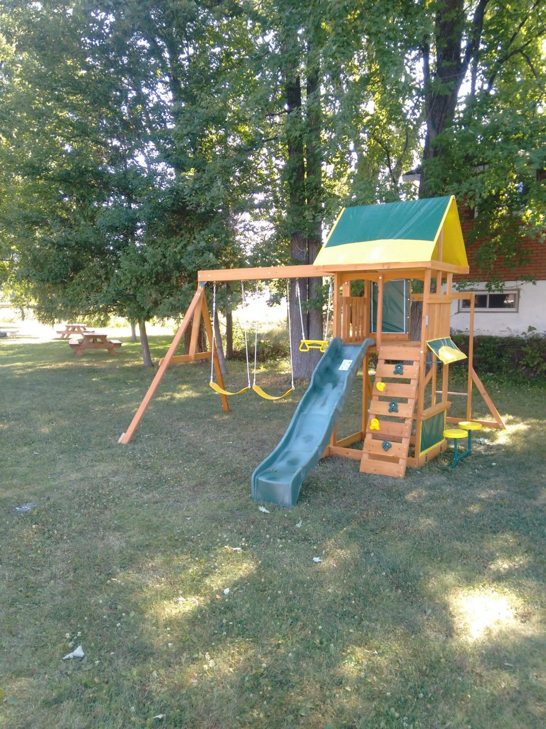 Children play ground in North Bay Inn