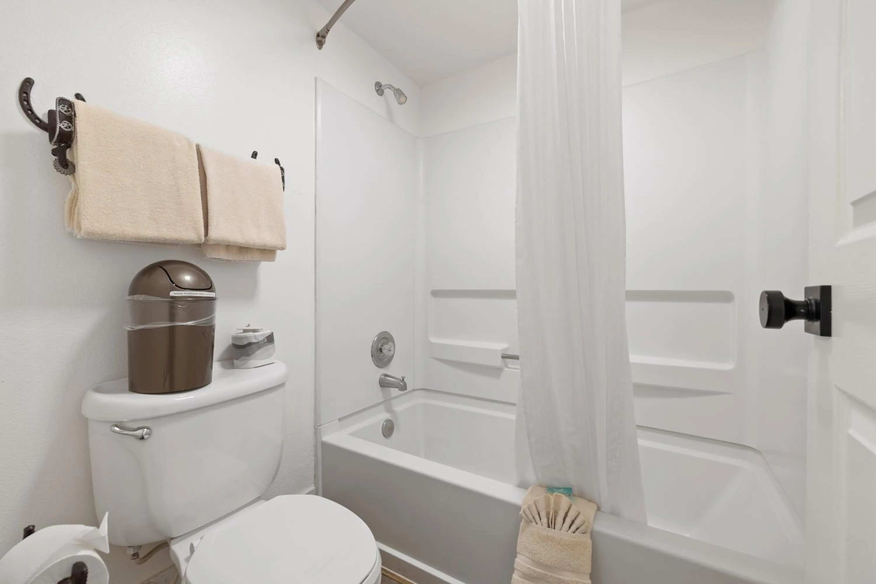 Bathroom in Broken Spur Inn & Steakhouse