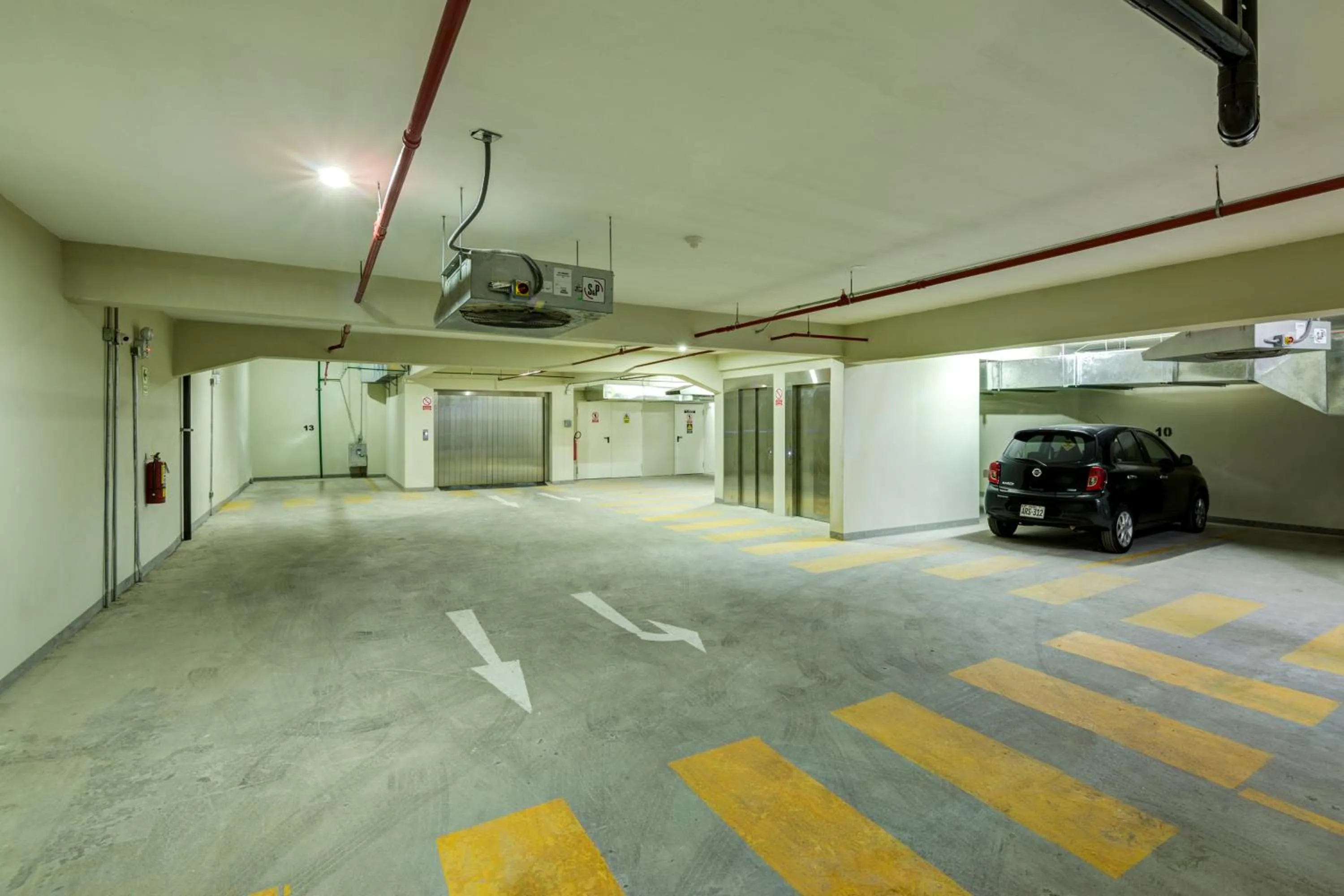 Property building in Arawi Miraflores Express