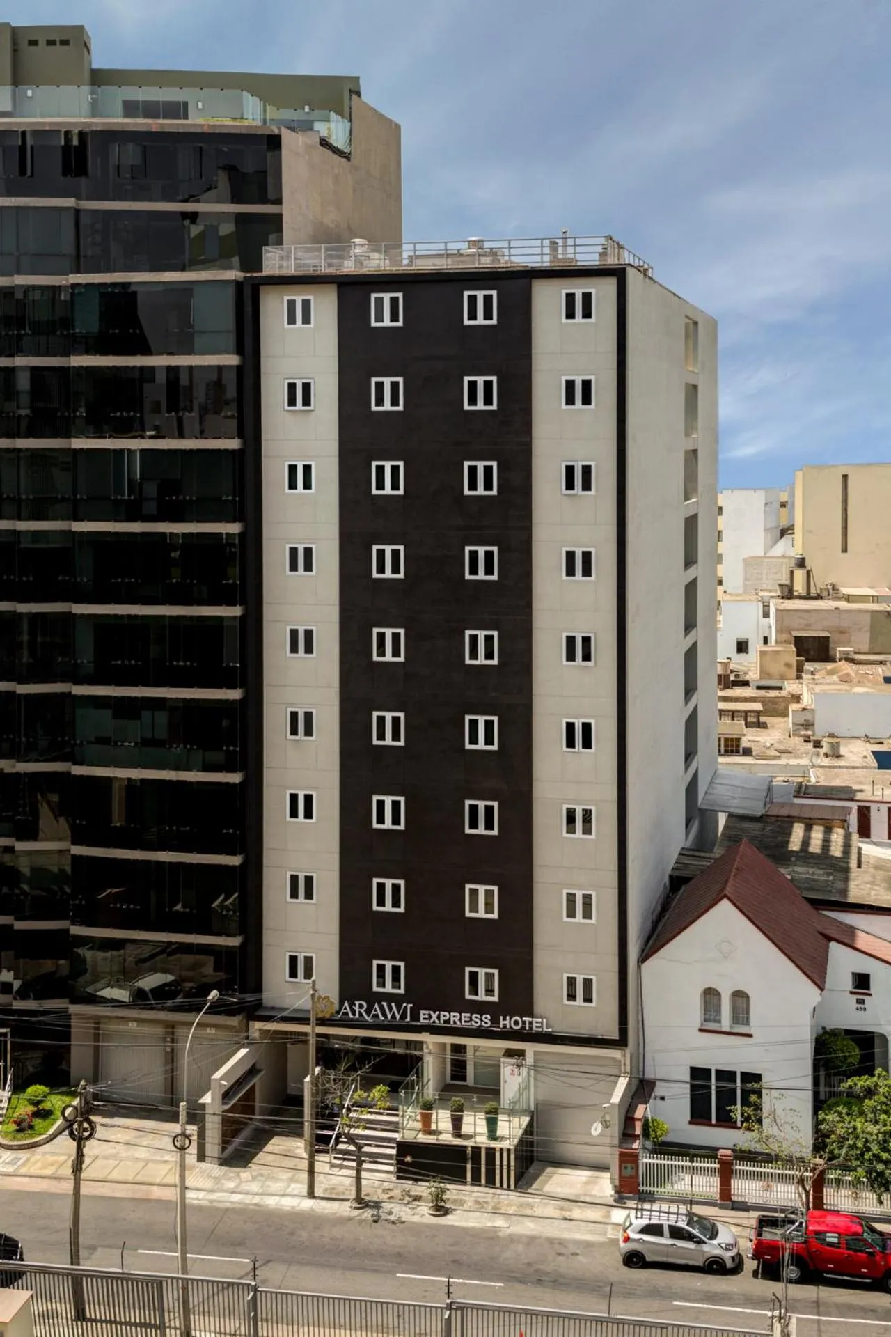 Property building in Arawi Miraflores Express
