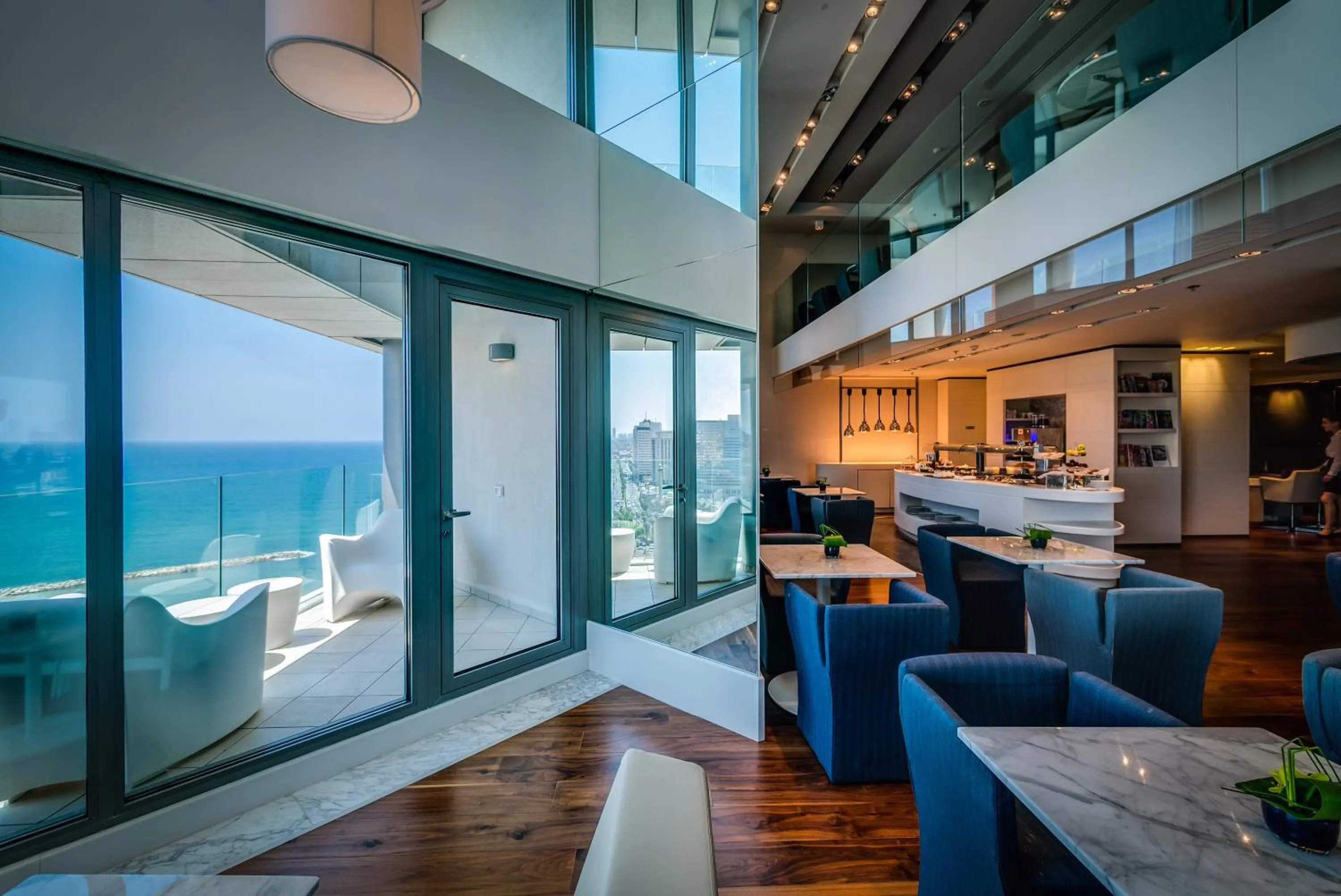 Lounge or bar in Royal Beach Hotel Tel Aviv by Isrotel Exclusive