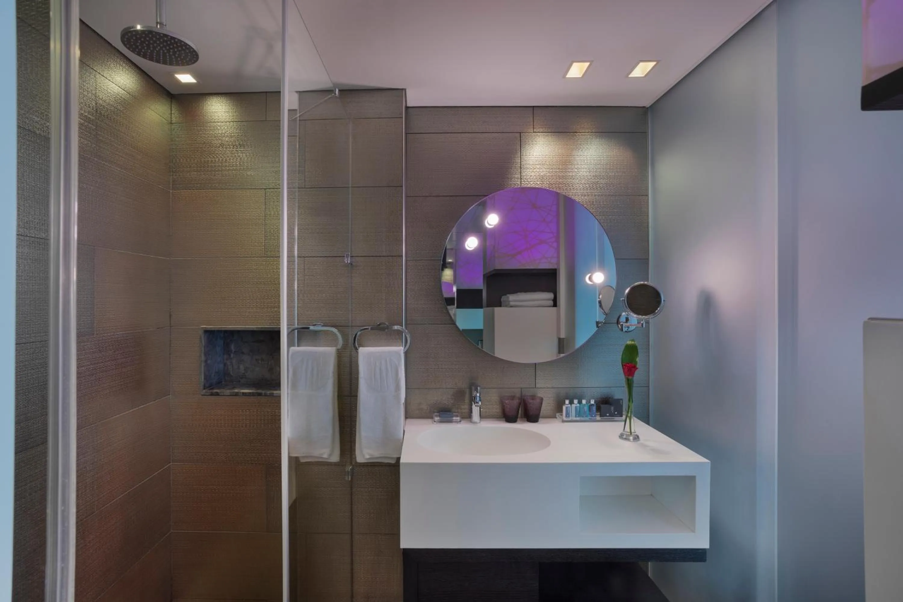 Toilet in Royal Beach Hotel Tel Aviv by Isrotel Exclusive