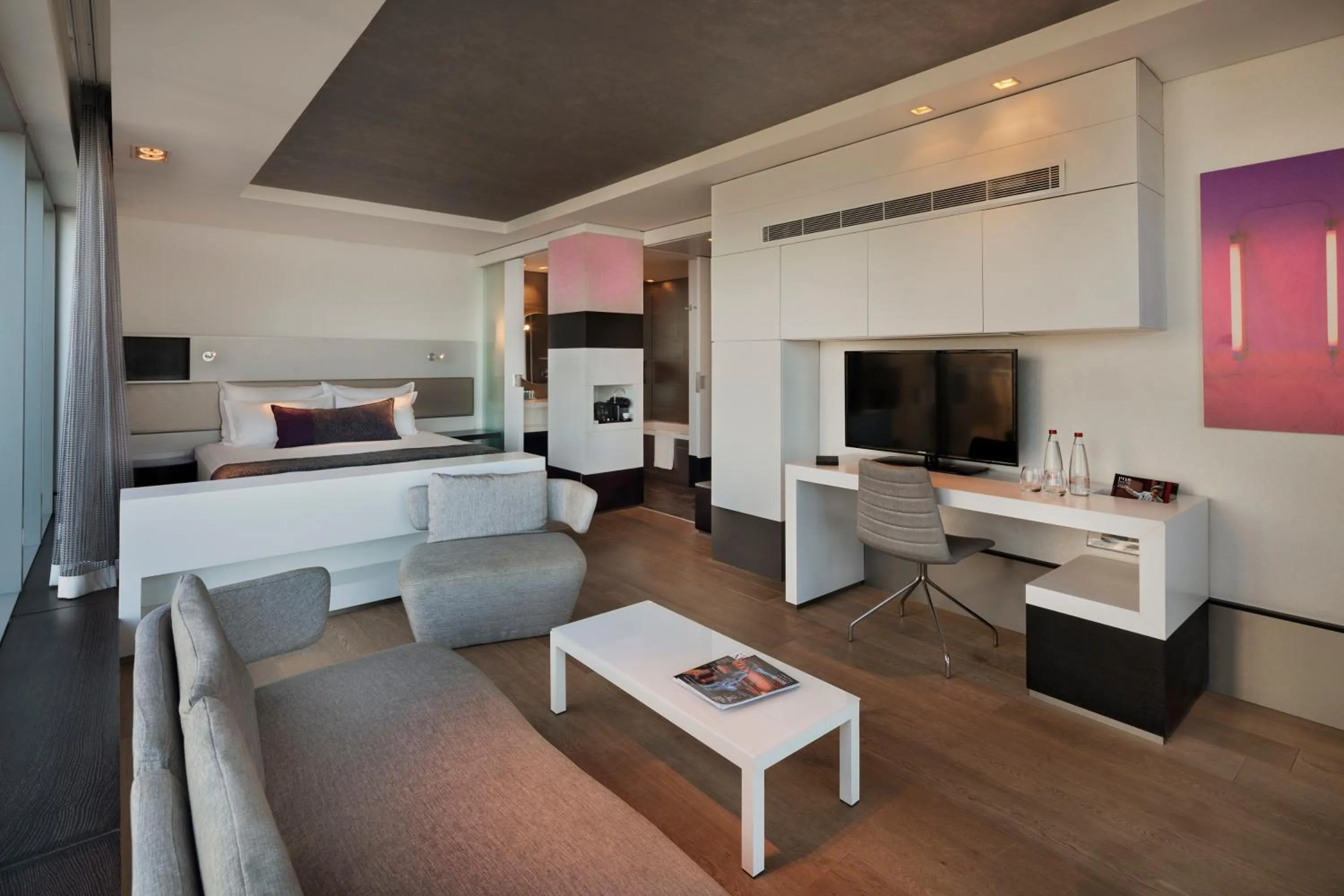 Living room in Royal Beach Hotel Tel Aviv by Isrotel Exclusive