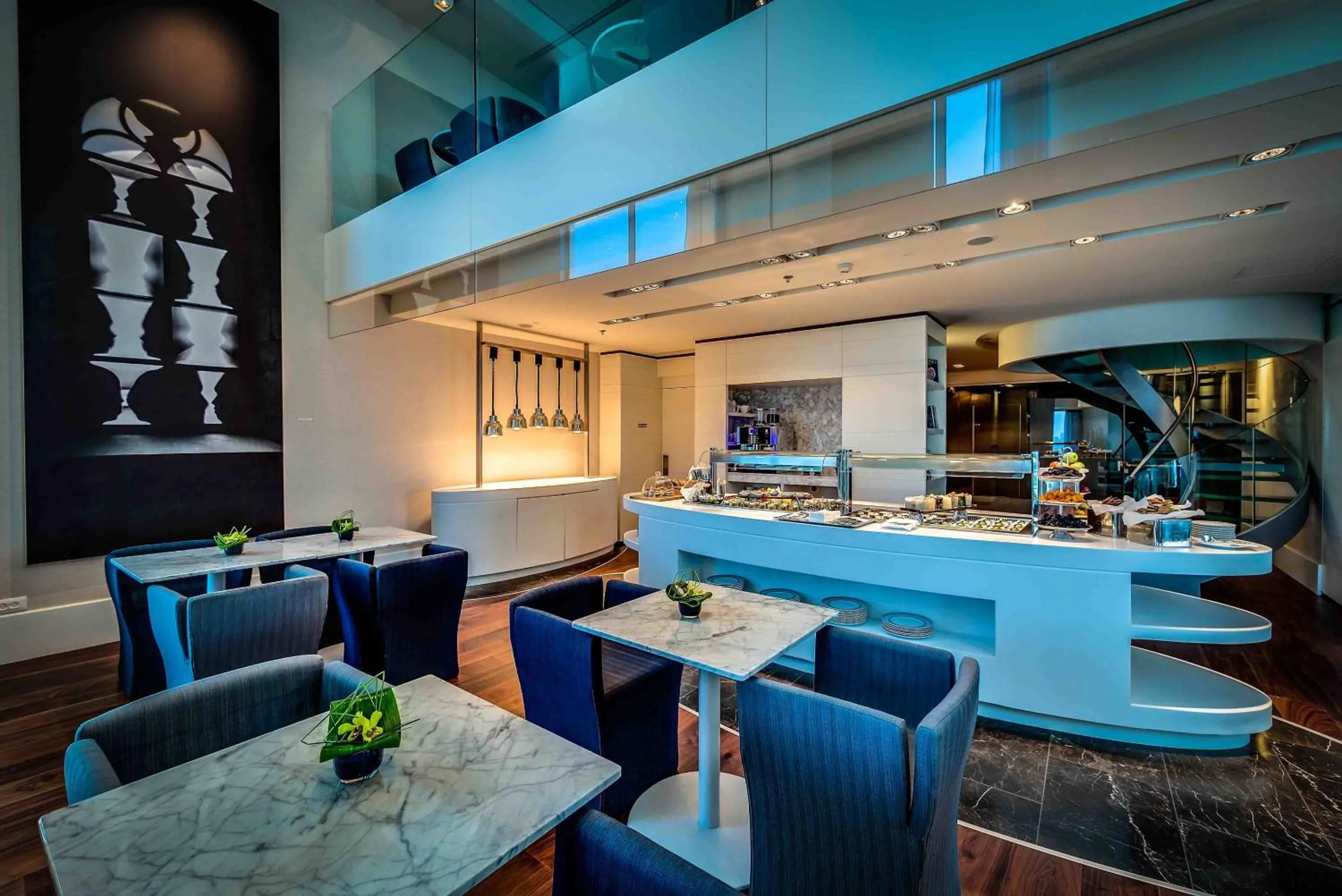 Lounge or bar in Royal Beach Hotel Tel Aviv by Isrotel Exclusive