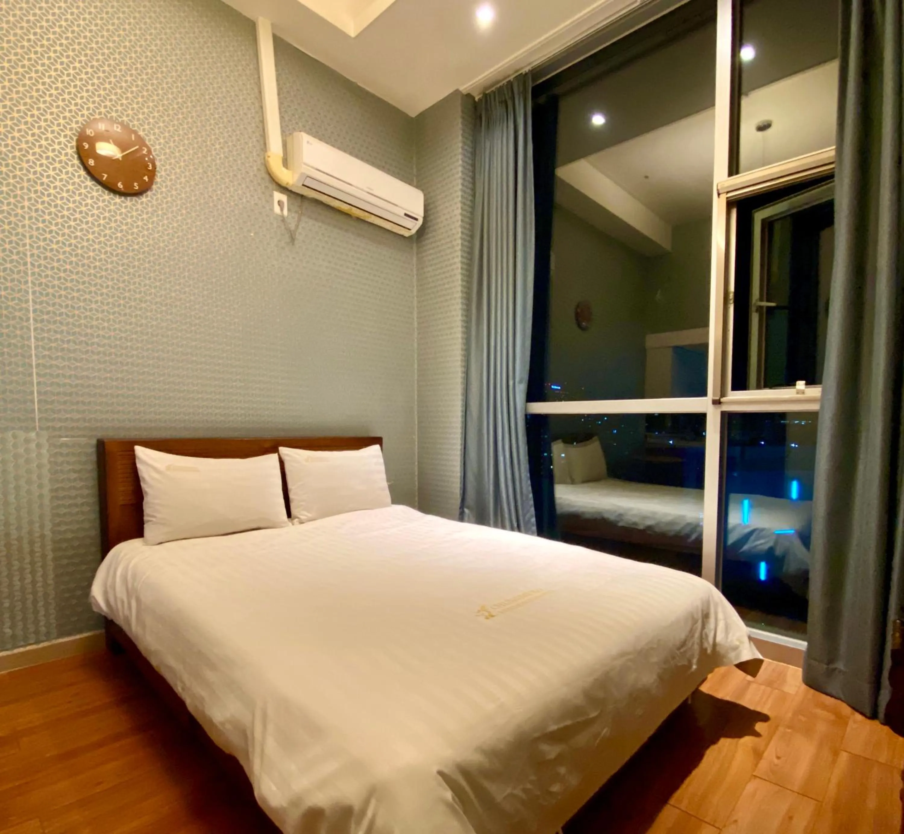Bed in Myeongdong Merlin Hotel