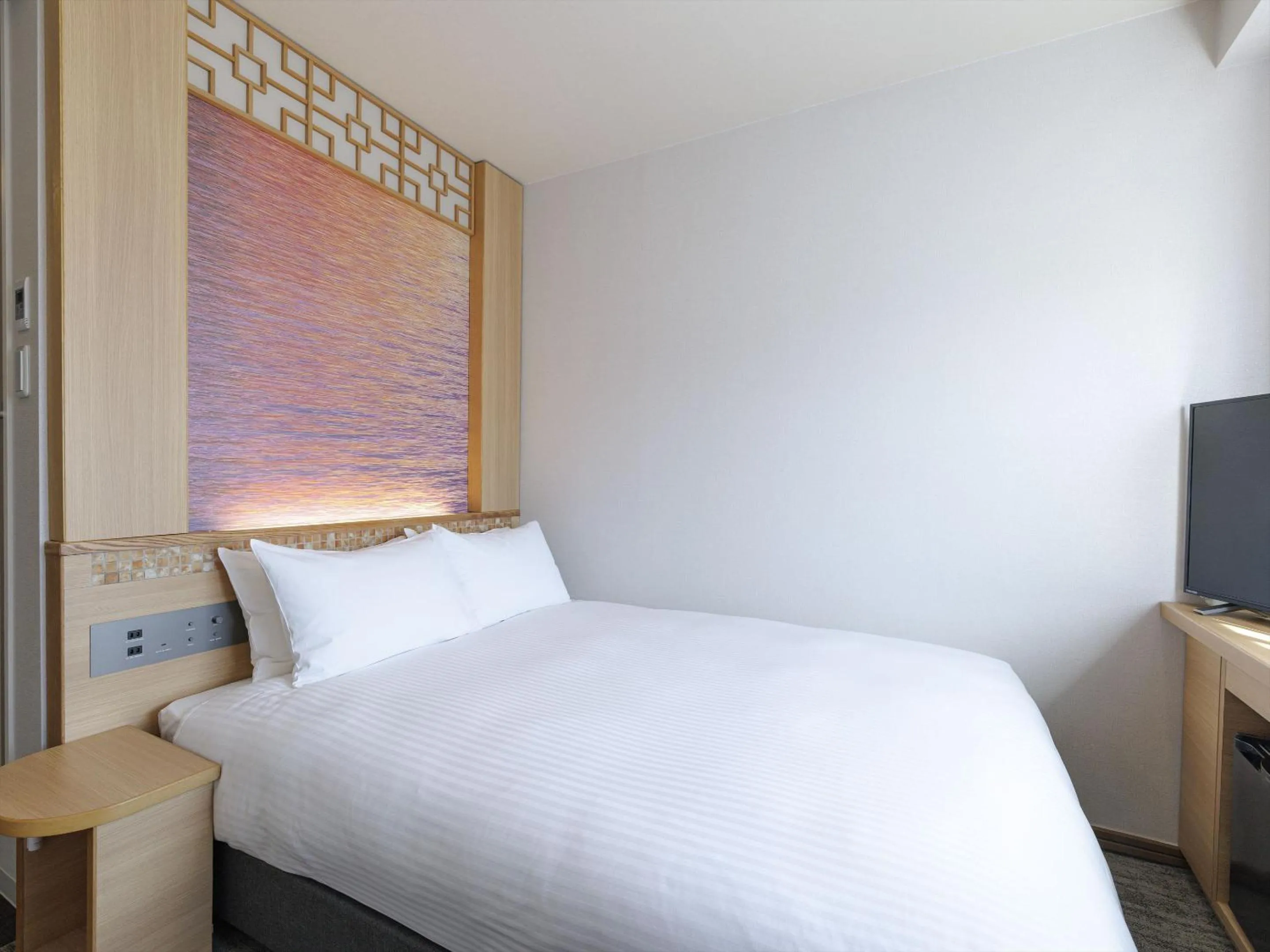 Photo of the whole room, Bed in JR Kyushu Hotel Nagasaki