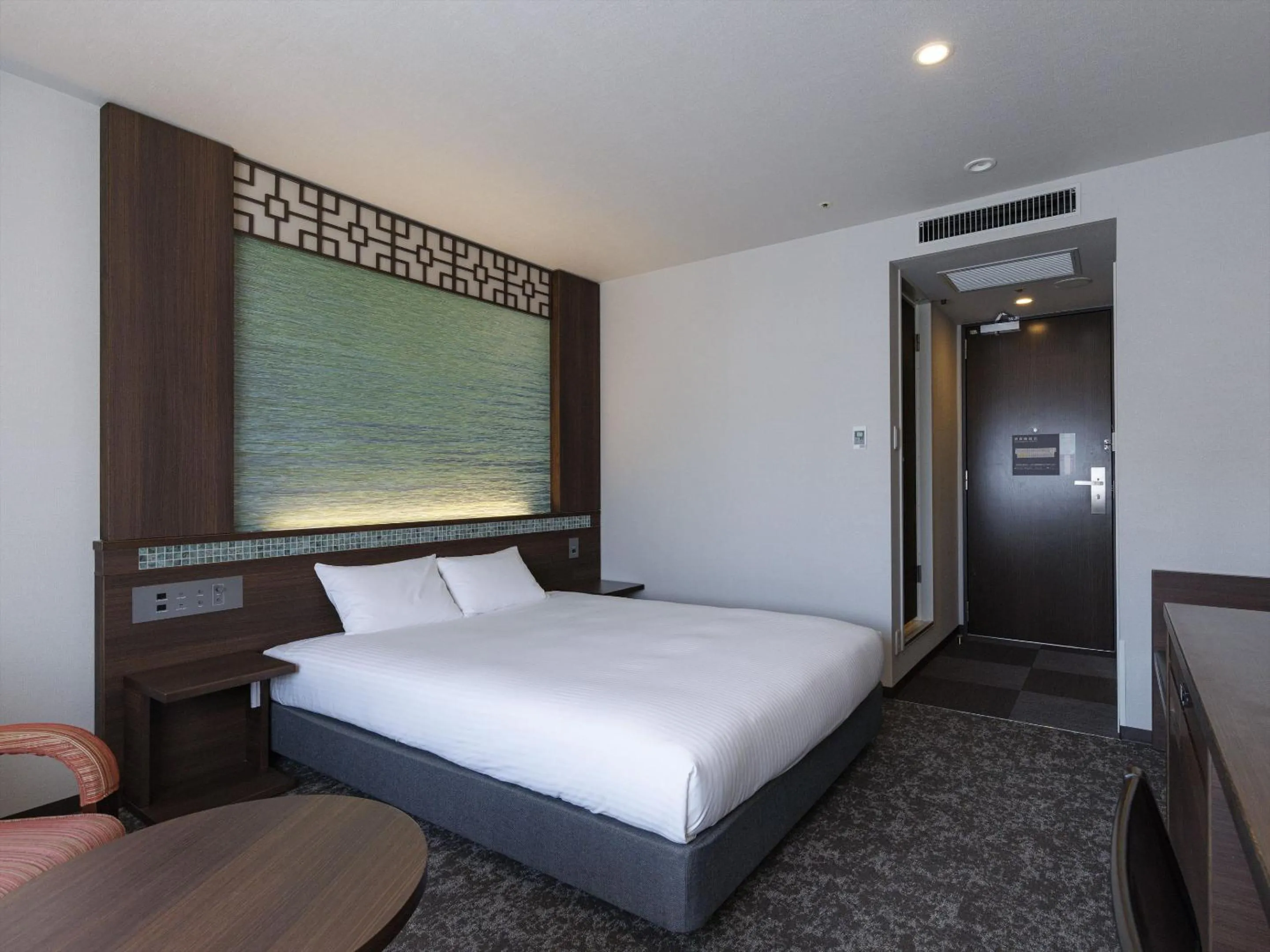 Photo of the whole room, Bed in JR Kyushu Hotel Nagasaki