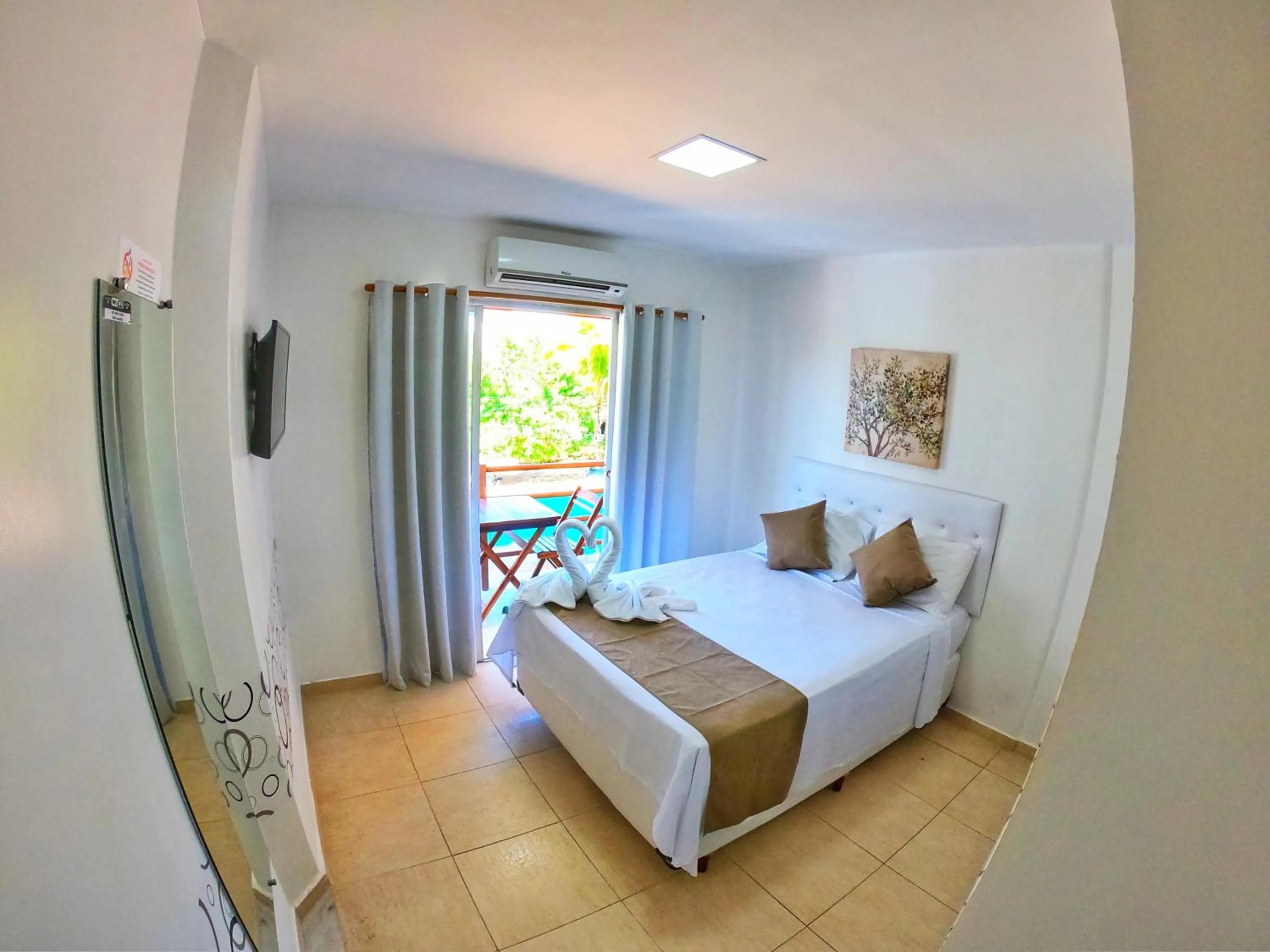 Photo of the whole room, Bed in Pousada Sereia do Porto