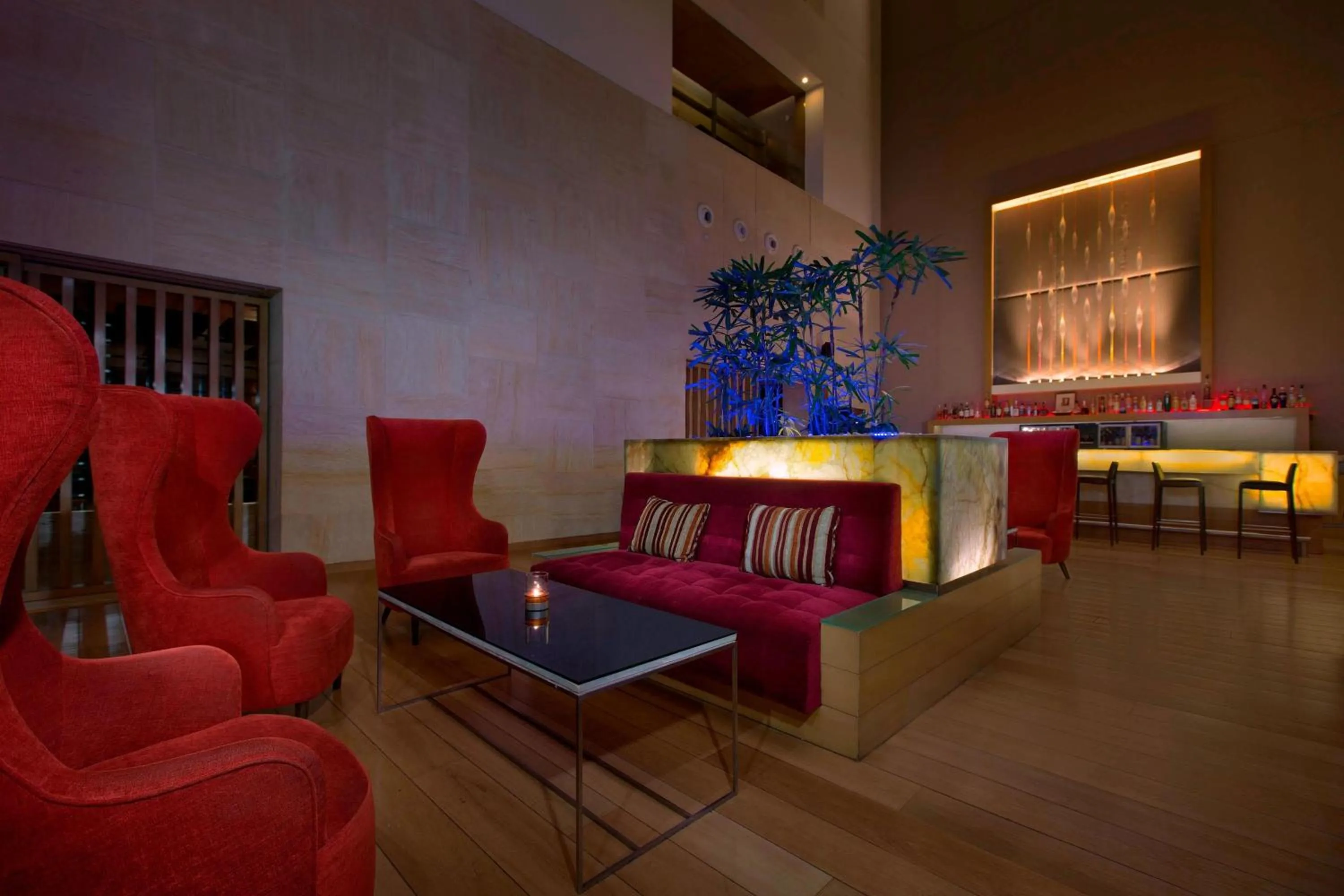 Lounge or bar in The Westin Mumbai Garden City