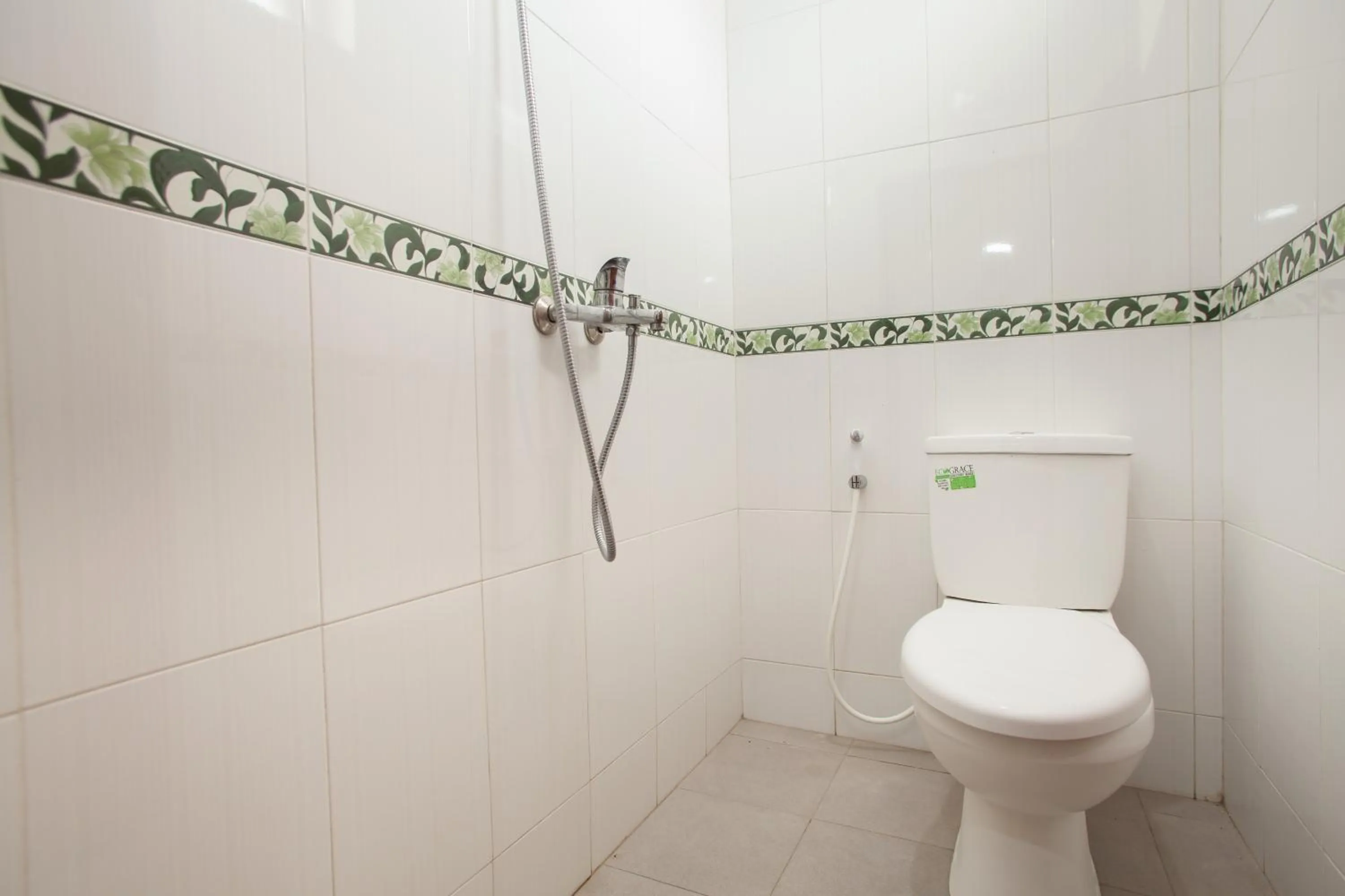 Bathroom in RedDoorz @ Panglima Sudirman Probolinggo