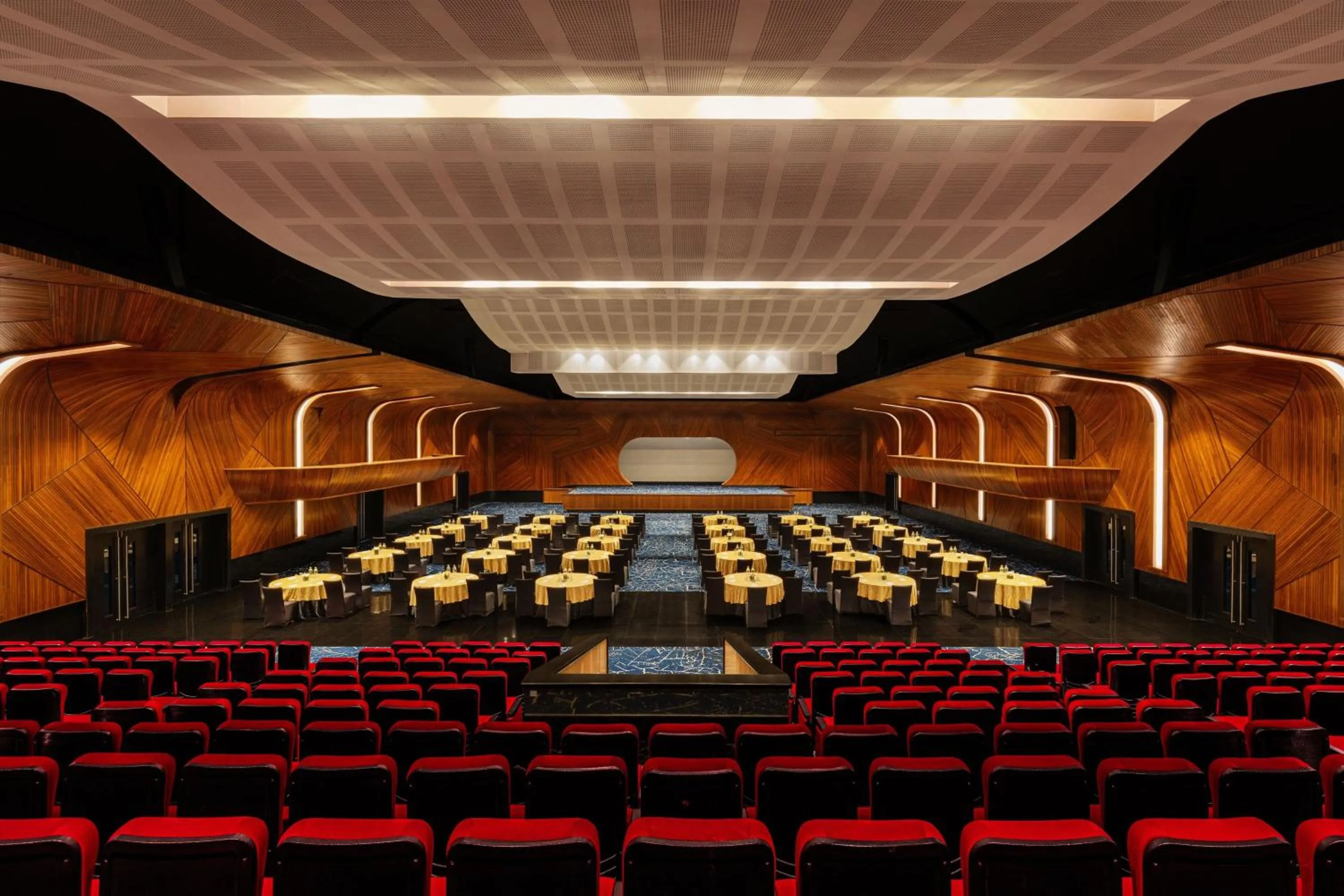 Meeting/conference room in Le Meridien Kochi