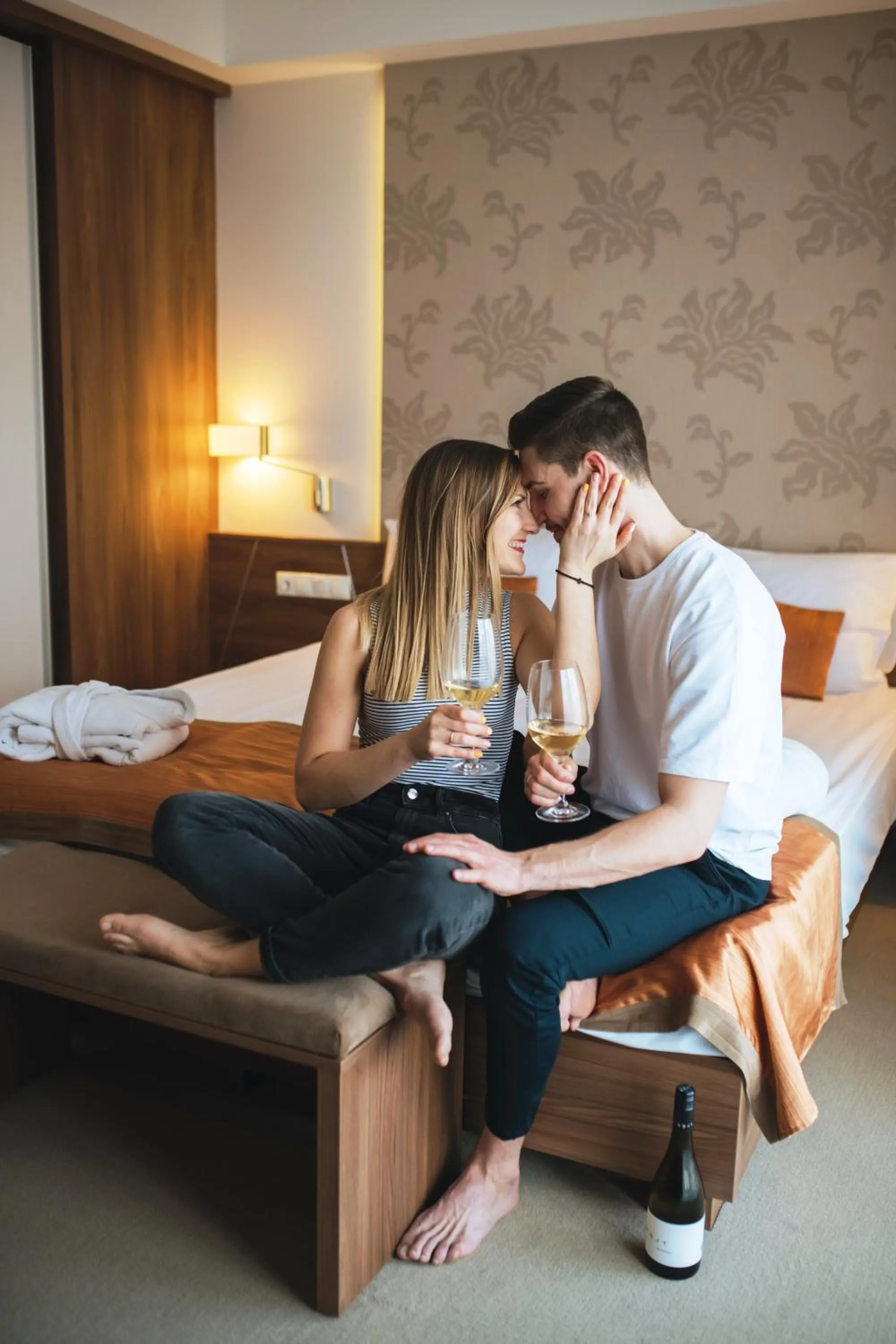 People, Bed in Imola Hotel Platán - Adults Only