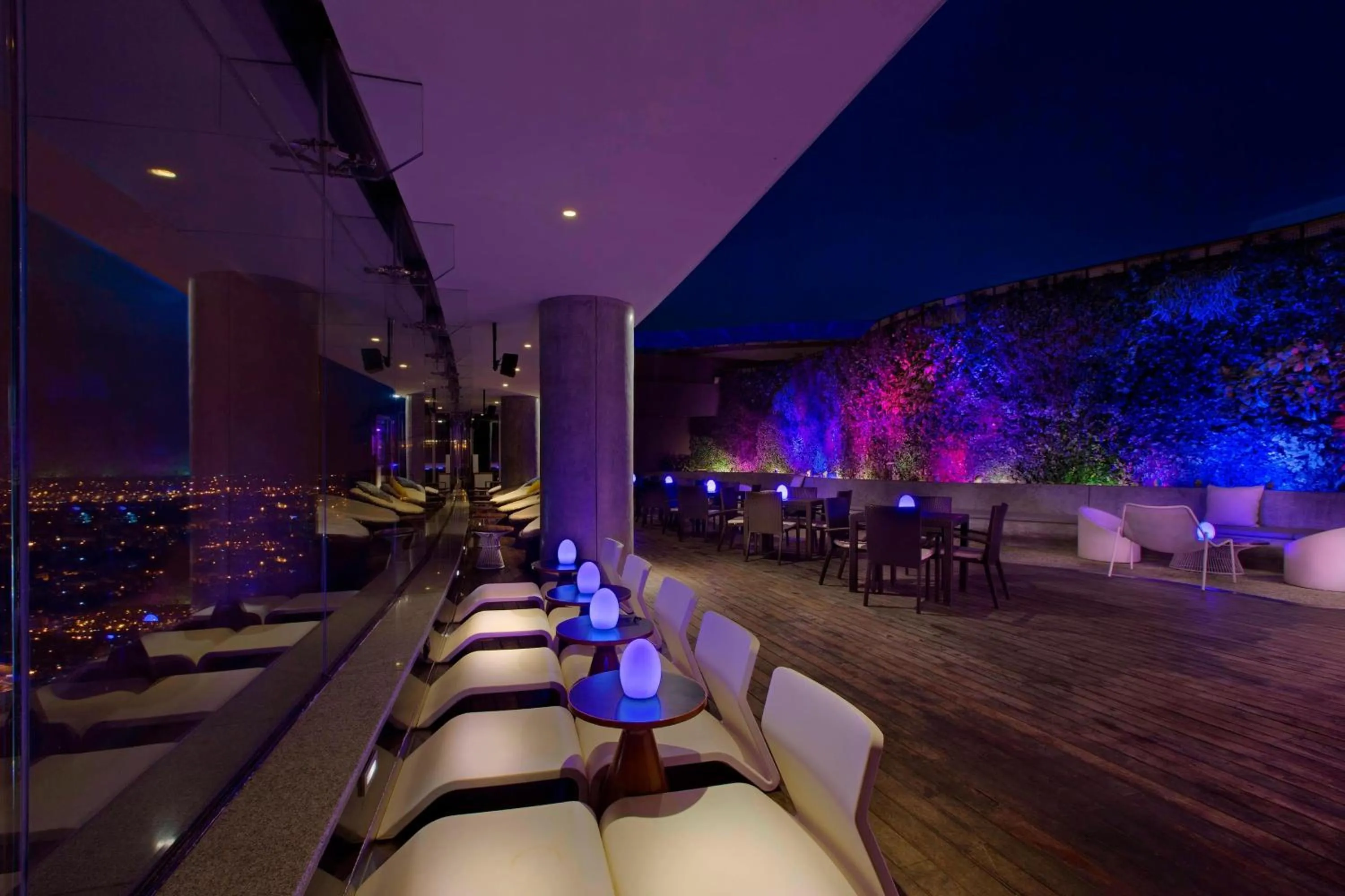 Restaurant/places to eat in Sheraton Grand Bangalore Hotel at Brigade Gateway