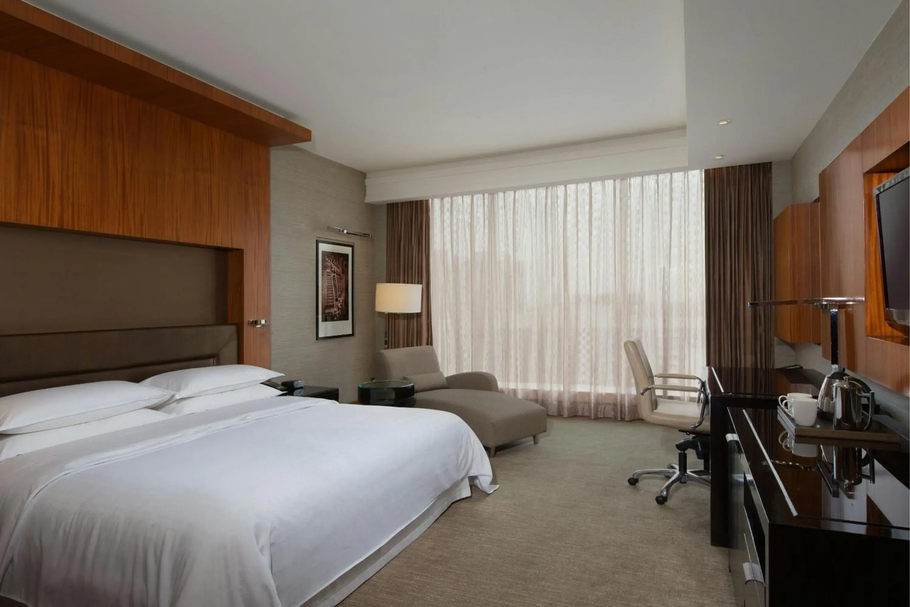 Premier Deluxe, Guest room, 1 King, City view - single occupancy in Sheraton Grand Bangalore Hotel at Brigade Gateway Premier Deluxe, Guest room, 1 King, City view - single occupancy in Sheraton Grand Bangalore Hotel at Brigade Gateway