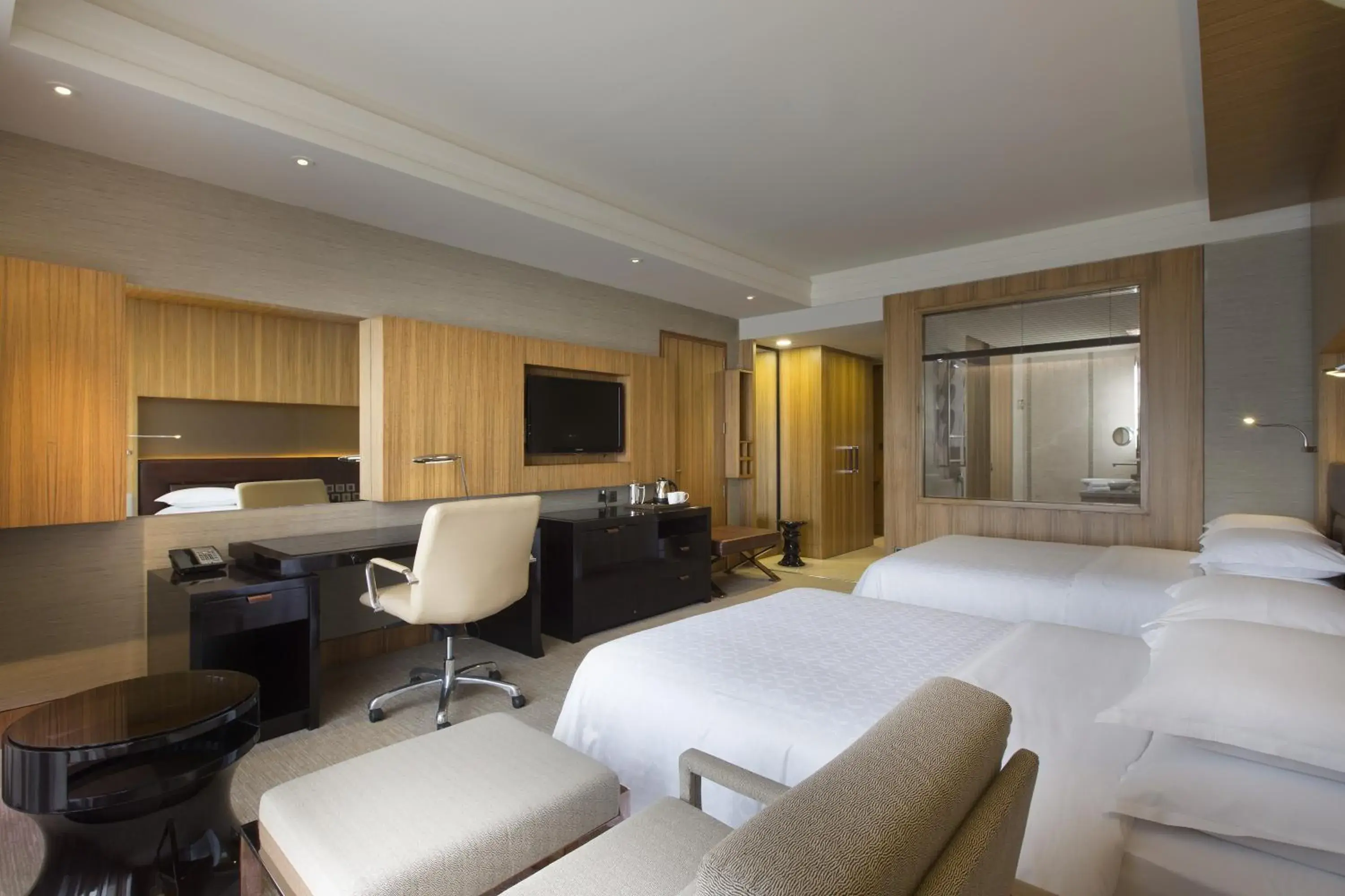 Premier Deluxe, Guest room, 2 Queen, City view in Sheraton Grand Bangalore Hotel at Brigade Gateway Premier Deluxe, Guest room, 2 Queen, City view in Sheraton Grand Bangalore Hotel at Brigade Gateway