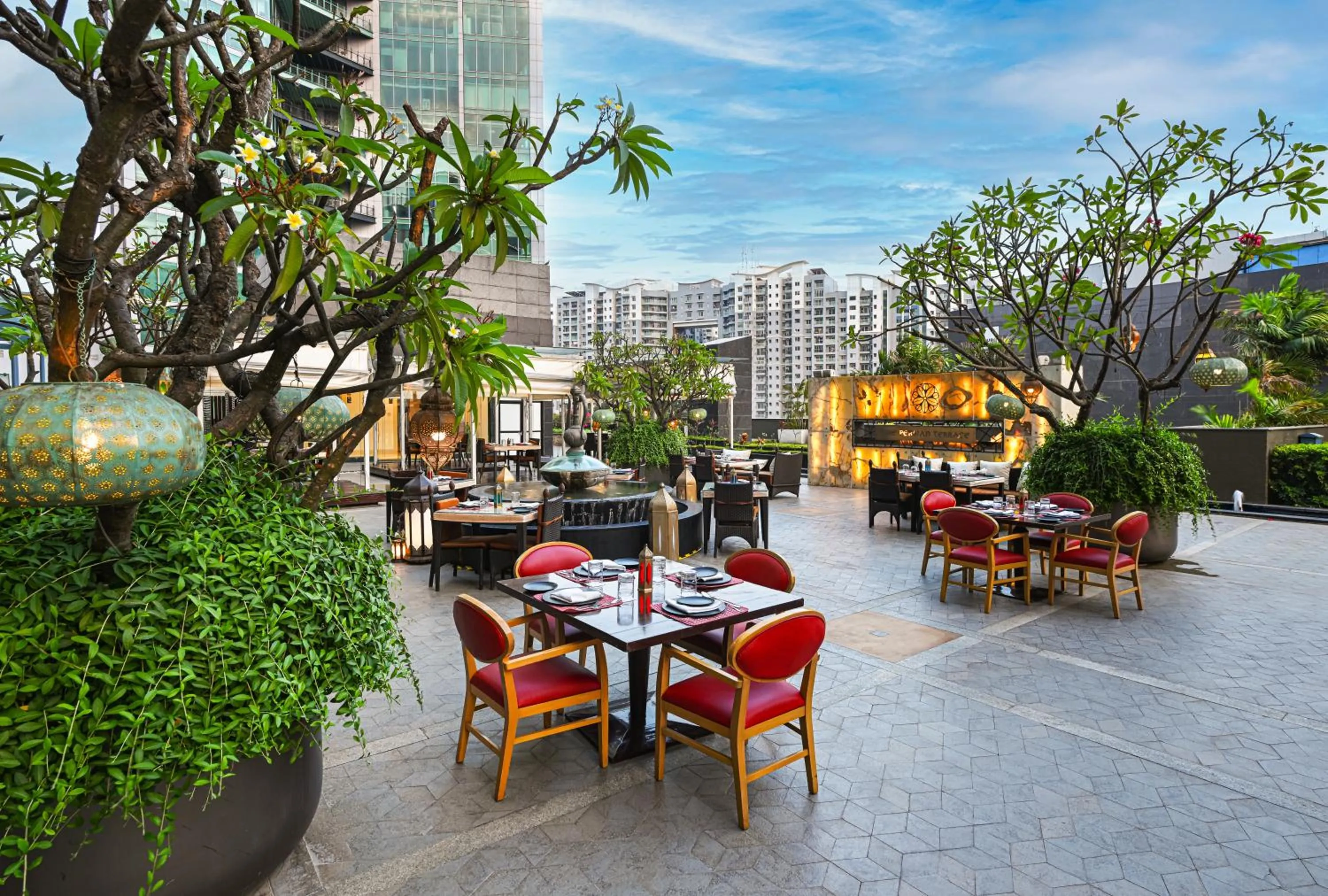 Restaurant/places to eat in Sheraton Grand Bangalore Hotel at Brigade Gateway