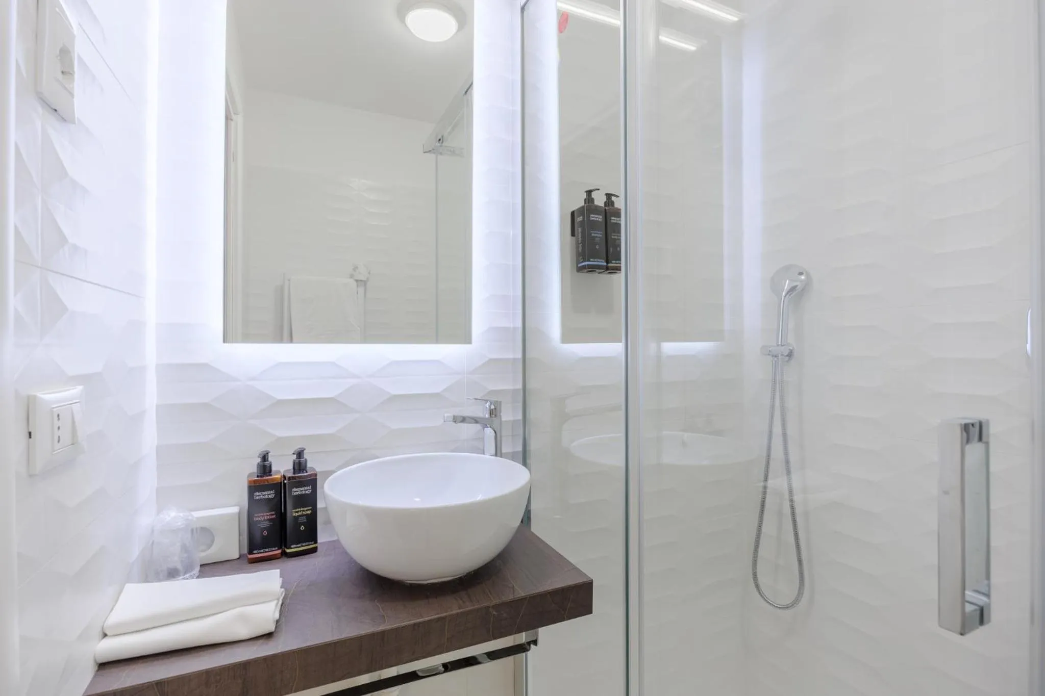 Bathroom in Hotel Degli Oleandri