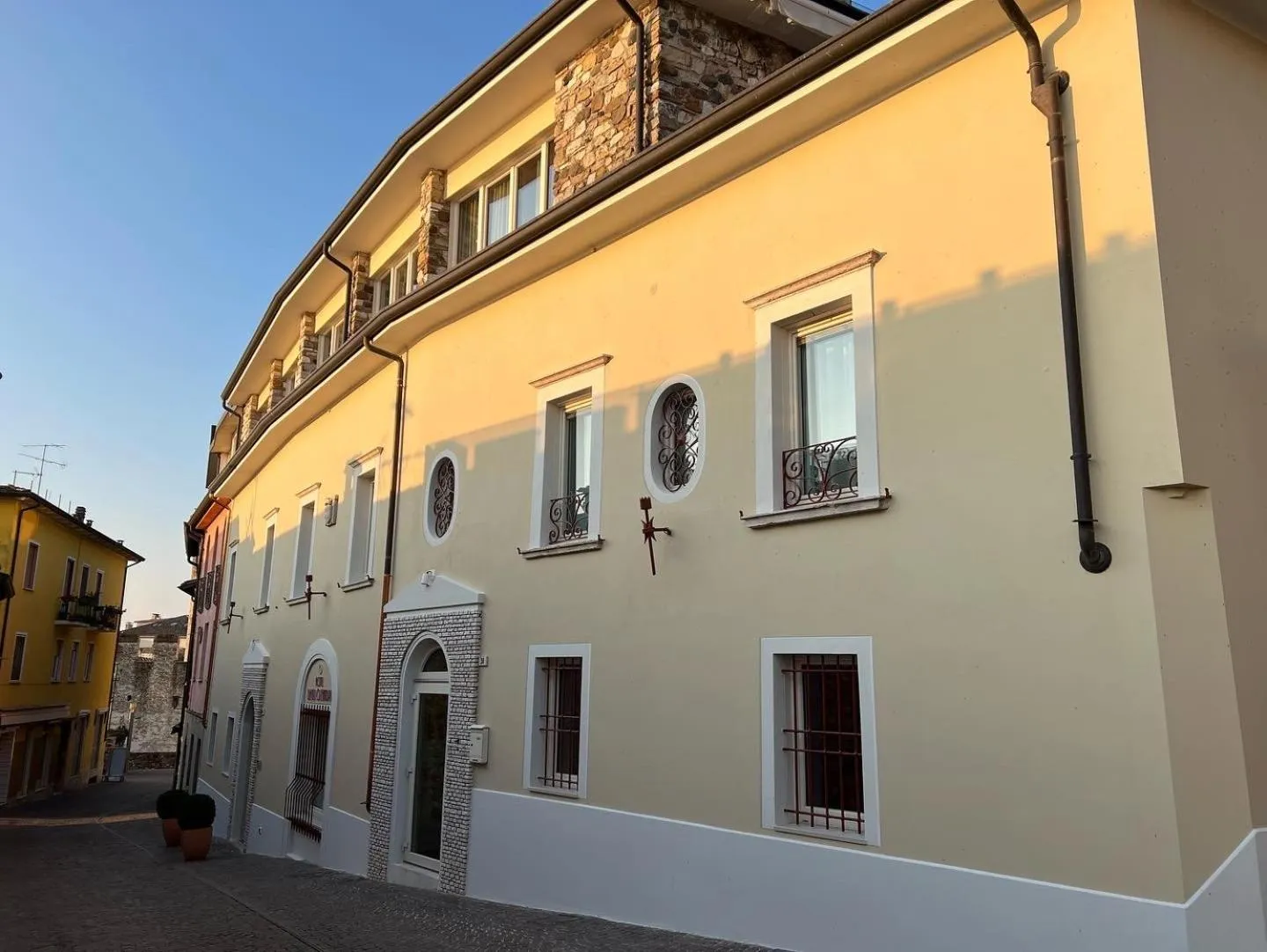 Property building in Hotel Degli Oleandri
