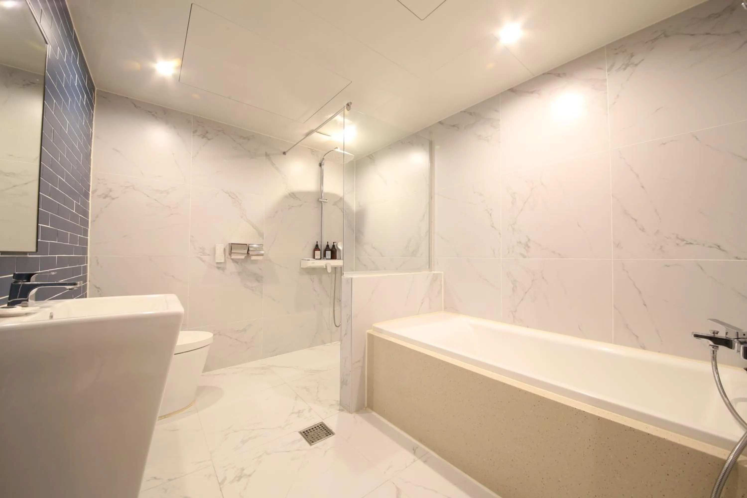 Shower in Hotel Prima Busan