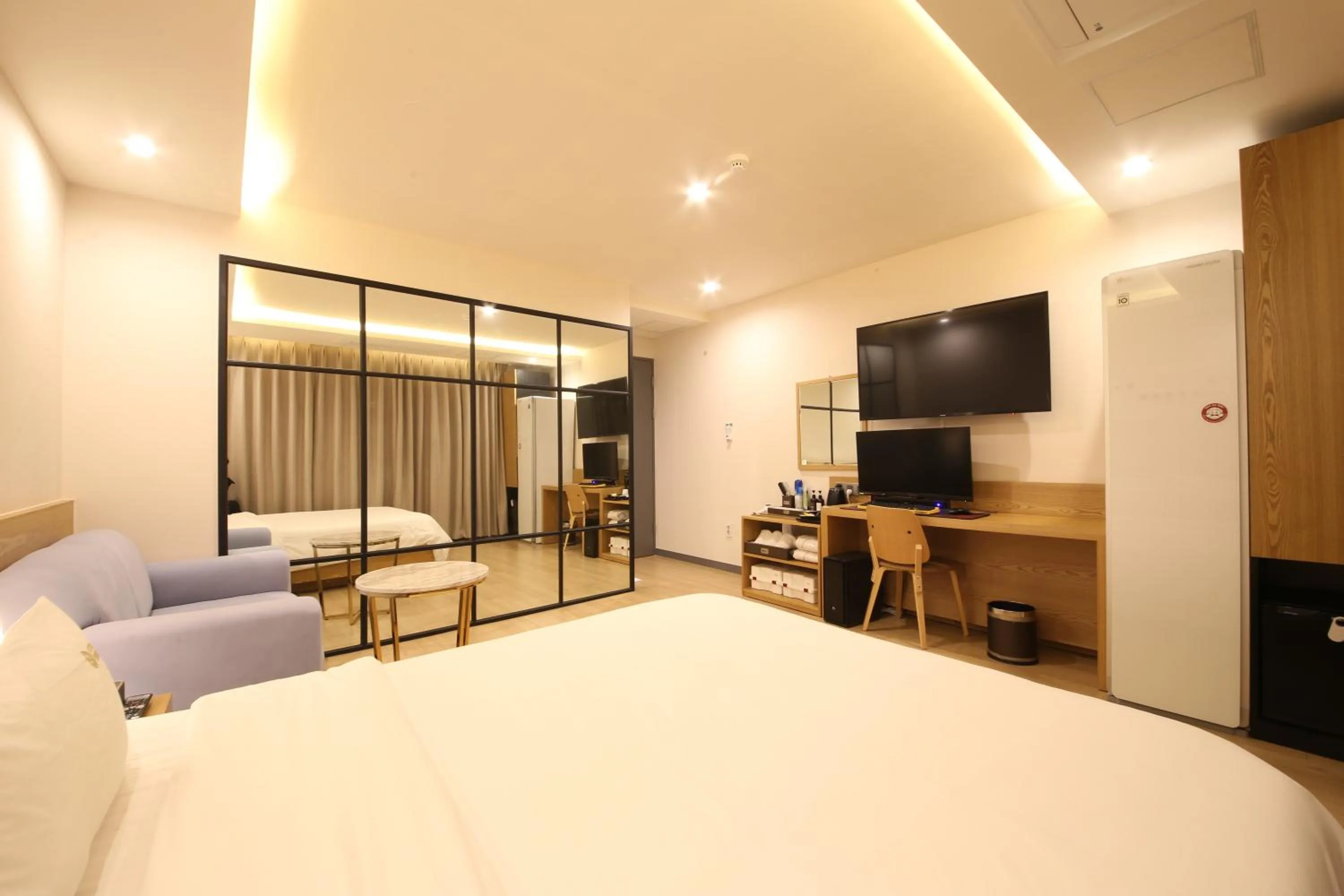 Photo of the whole room, Bed in Hotel Prima Busan