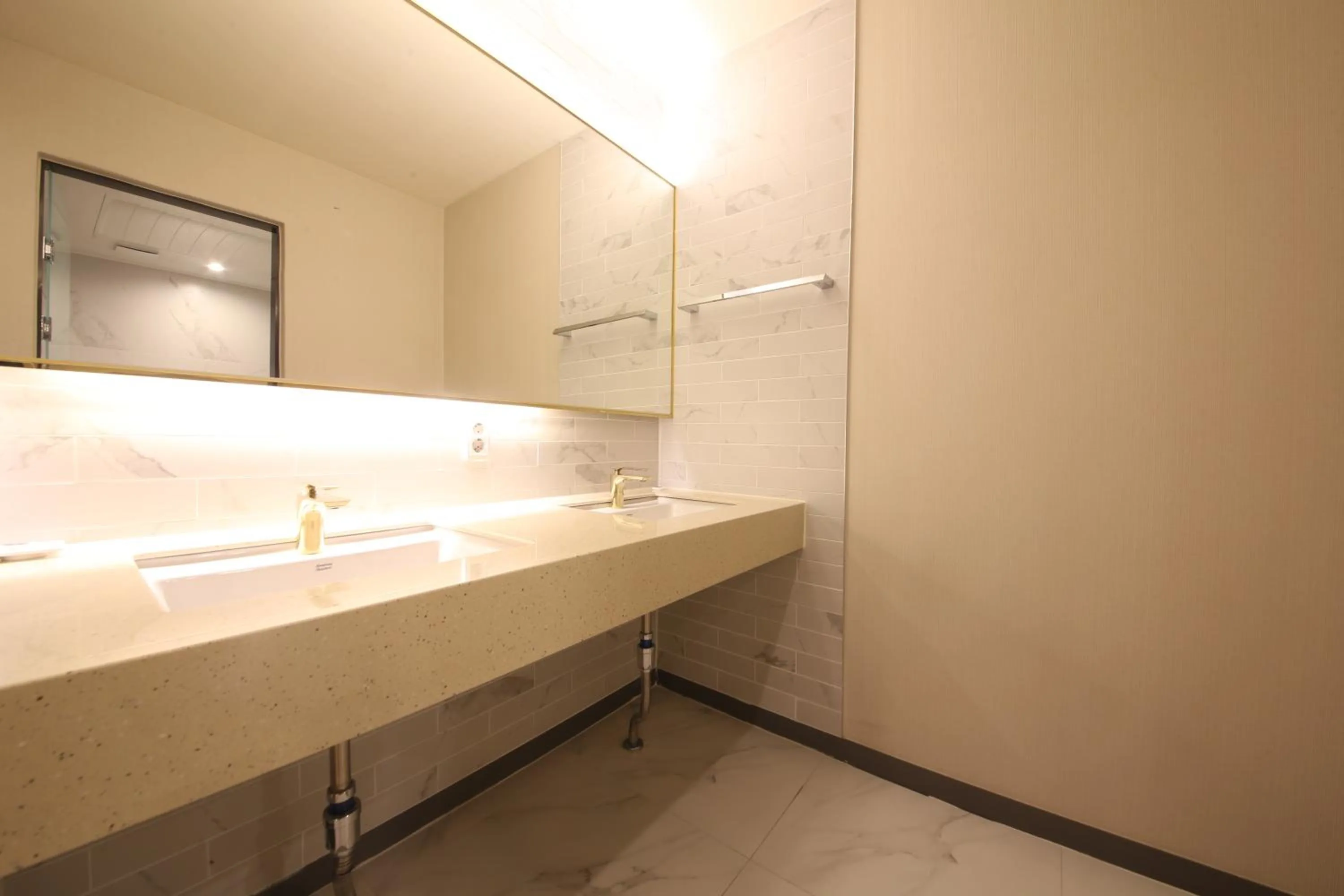 Shower in Hotel Prima Busan