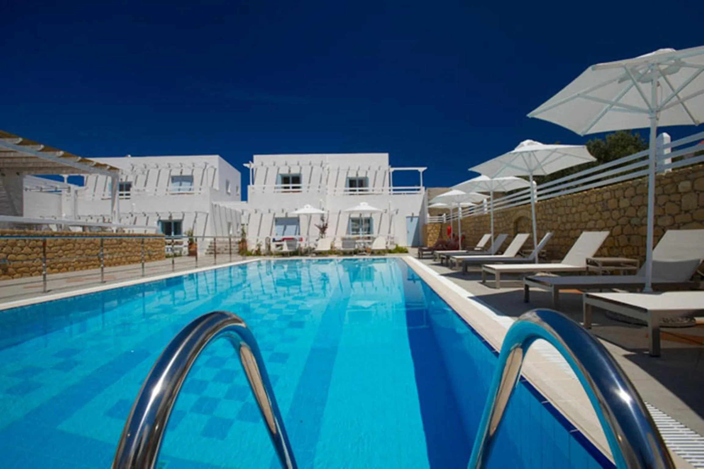 Swimming pool in Perigiali