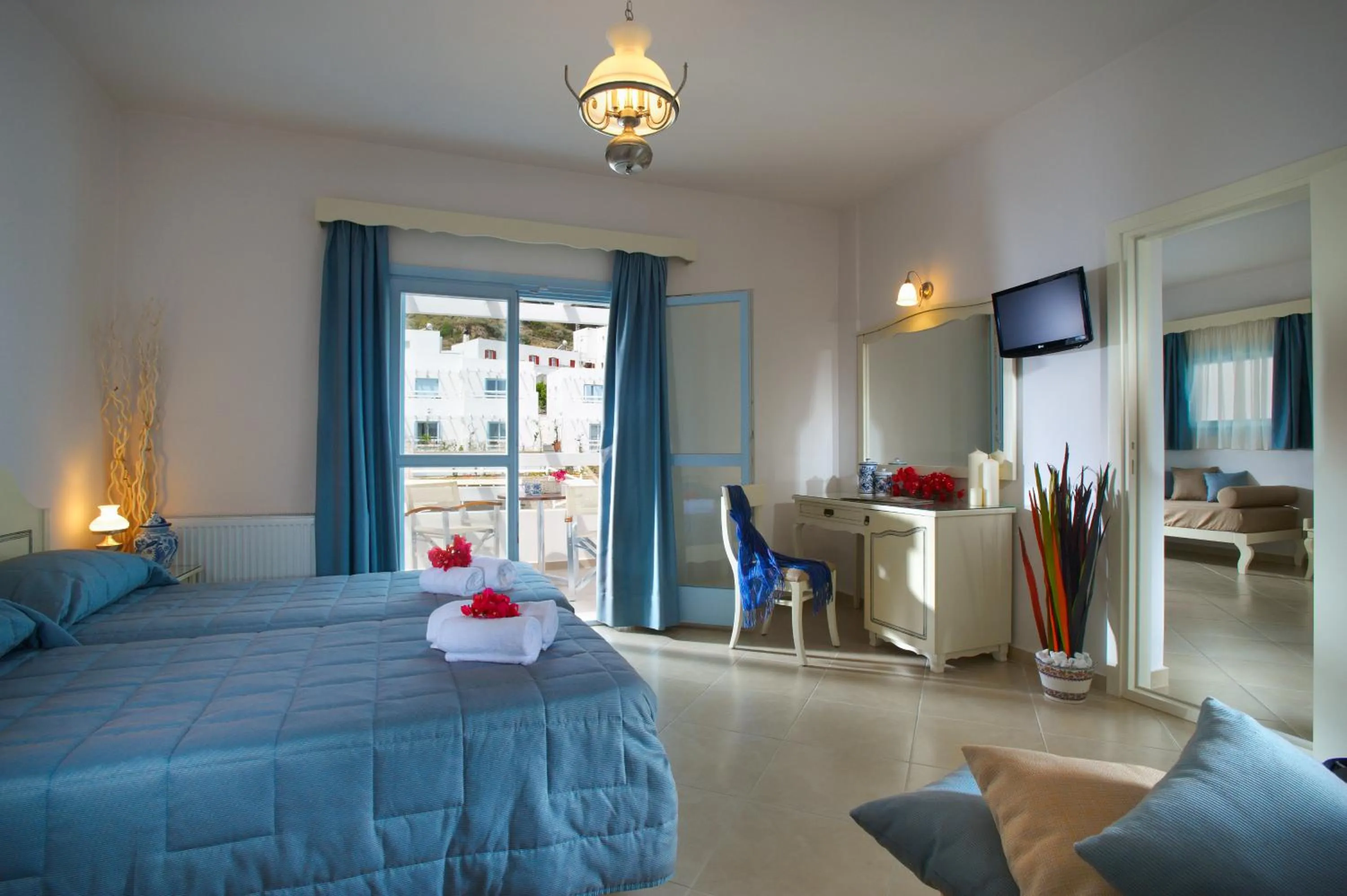 Day, Bed in Perigiali