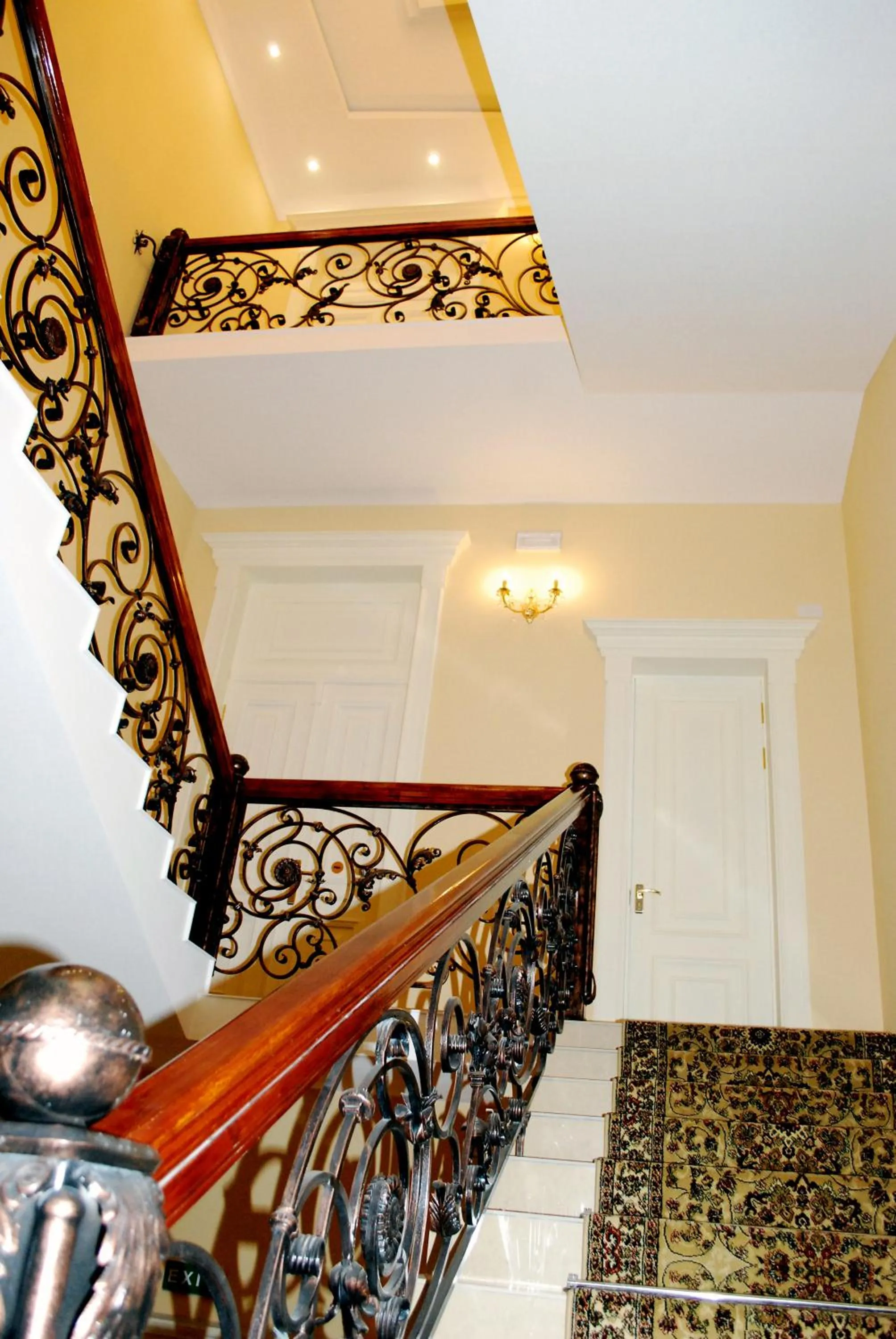 Decorative detail in Jahon Palace