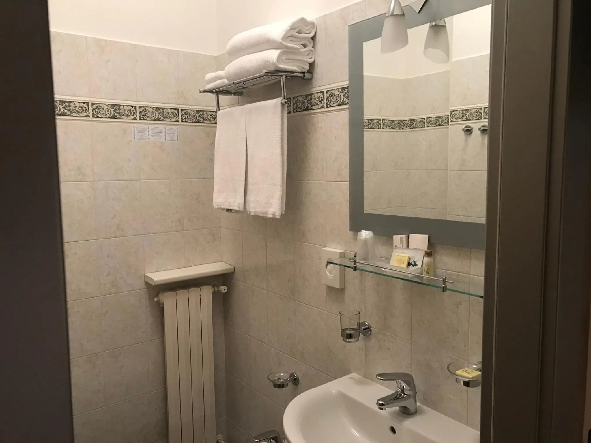 Bathroom in Hotel Villa Rosa