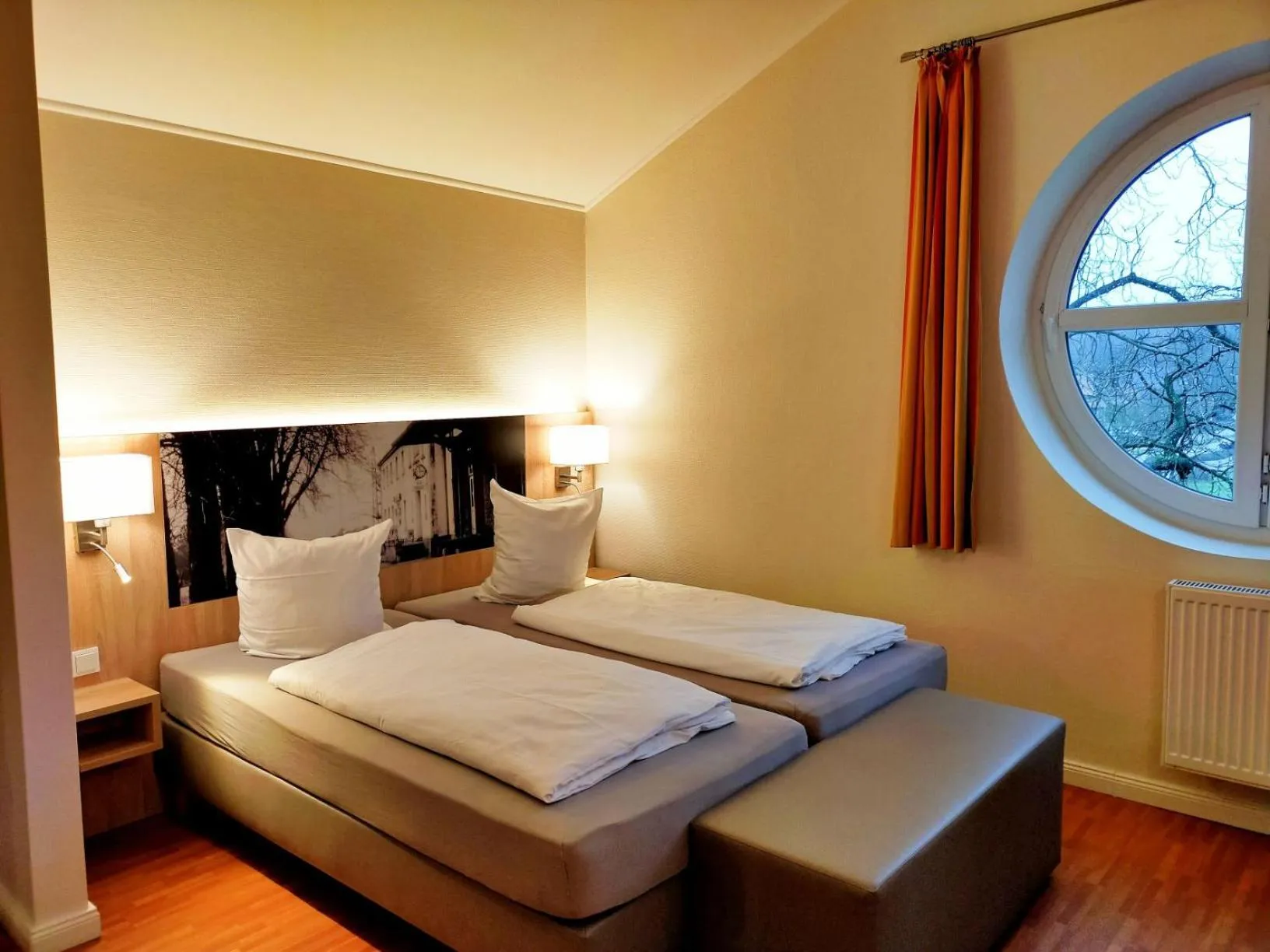 Photo of the whole room, Bed in Hotel Xtra Gleis