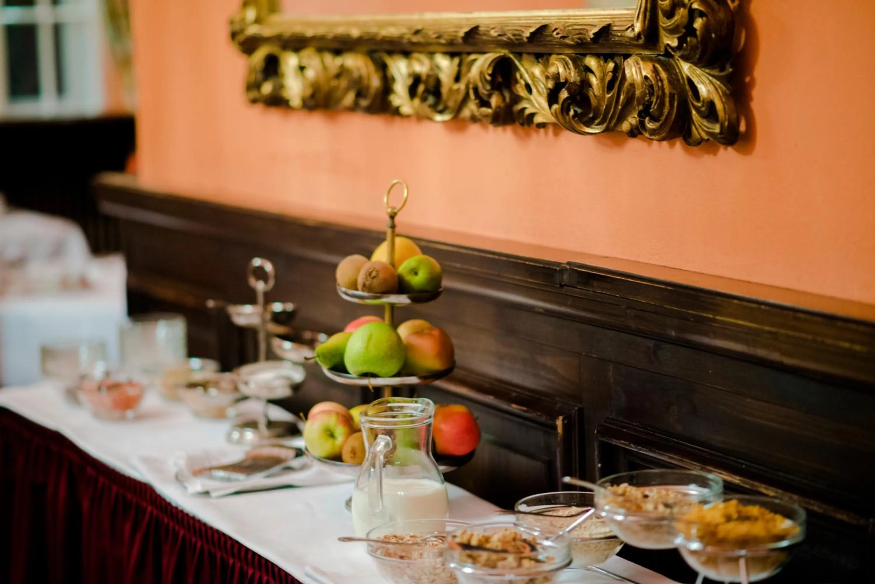 Buffet breakfast in Hotel König von Ungarn