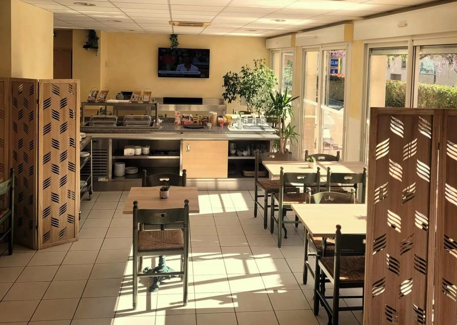 Breakfast in Hôtel de l'Orb