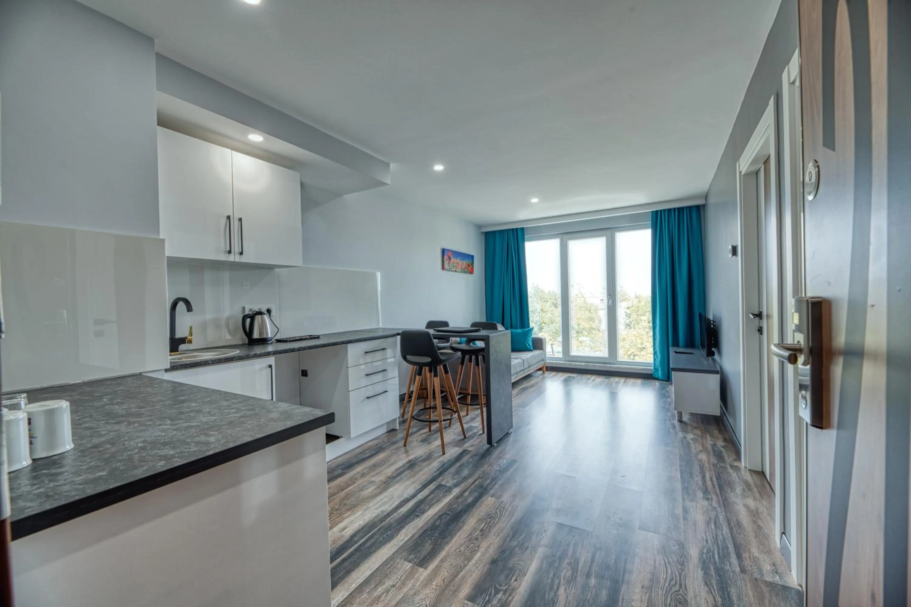 Kitchen or kitchenette in Grisverde Suites