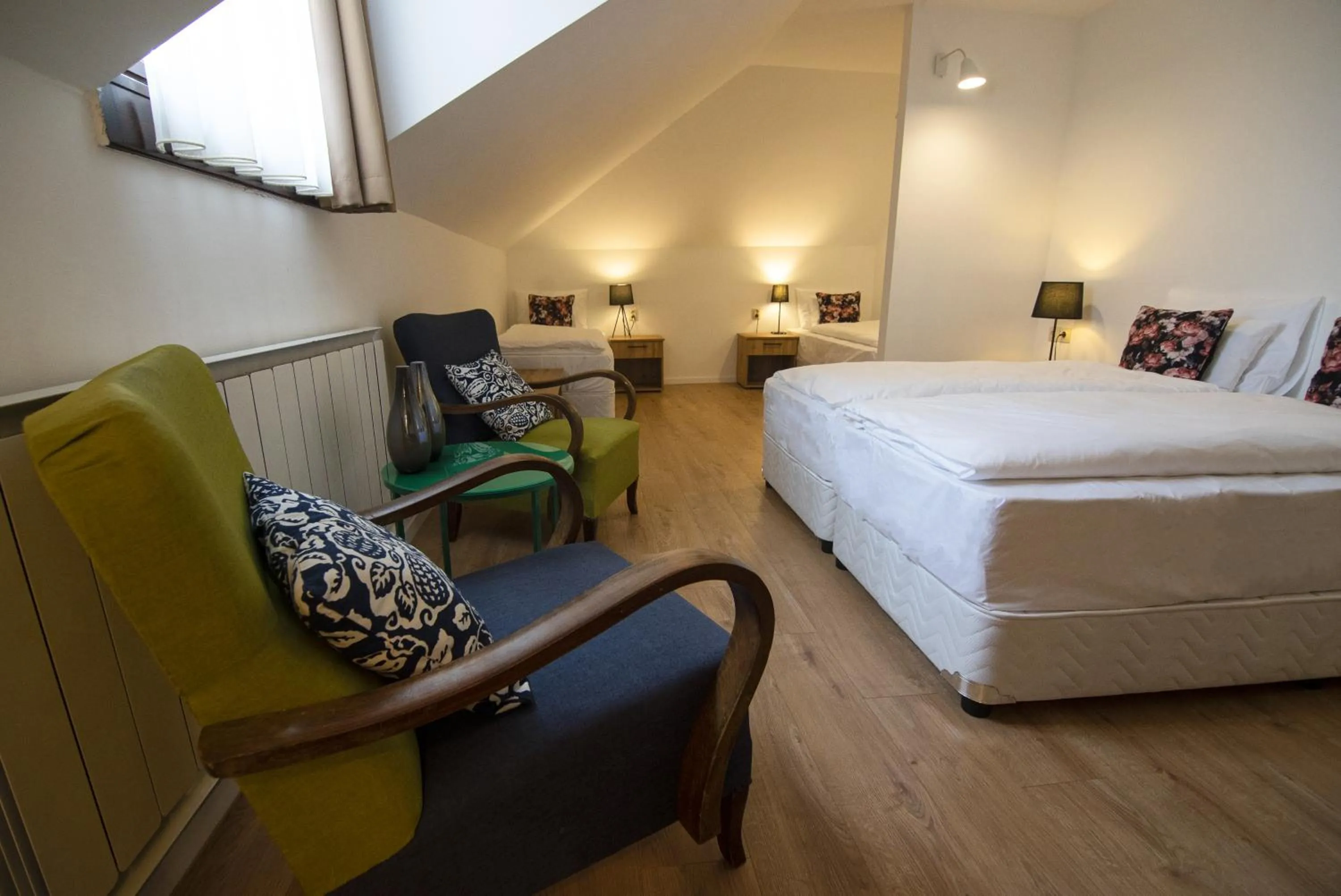 Photo of the whole room, Bed in Jégverem Fogadó