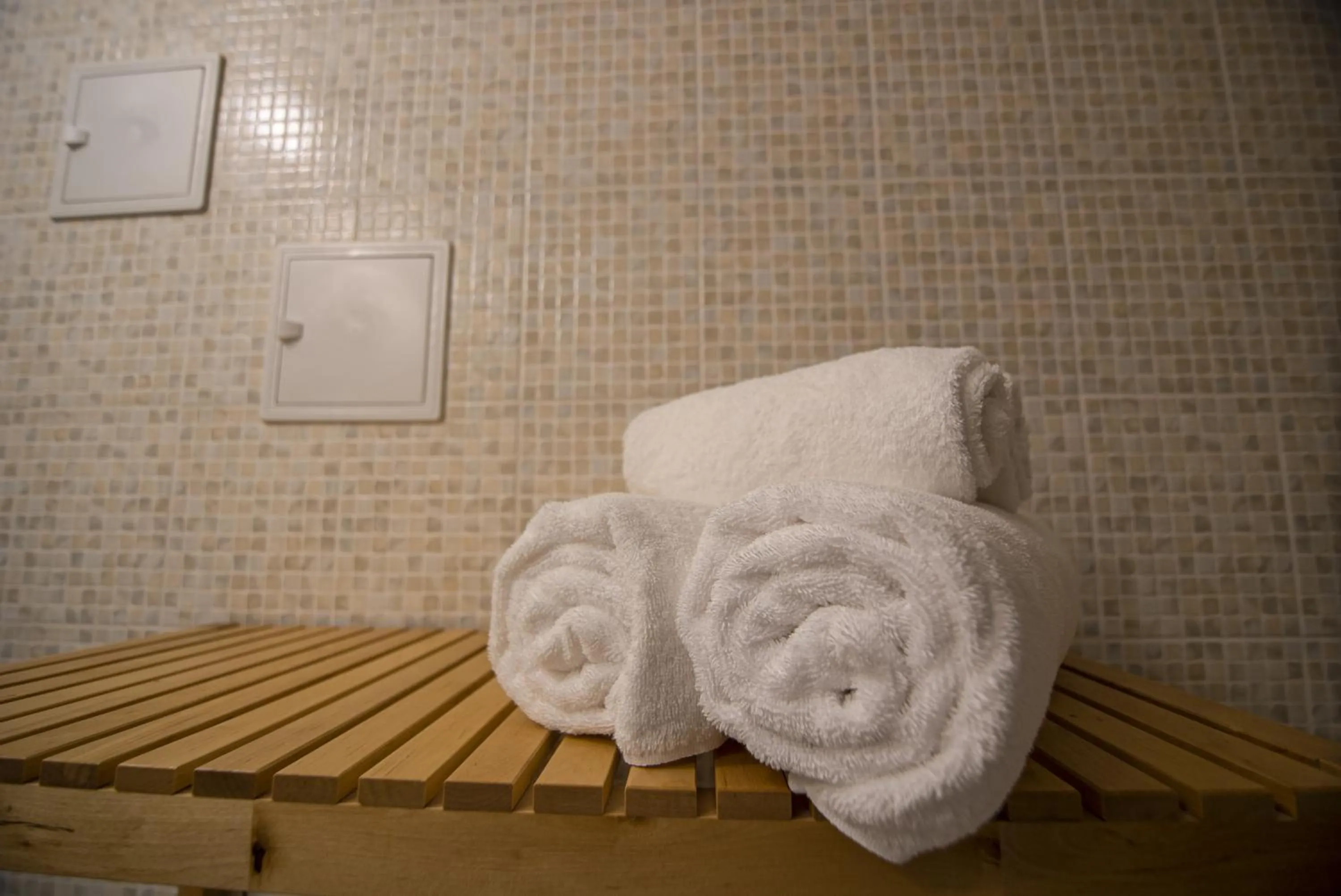 Bathroom, Bed in Jégverem Fogadó