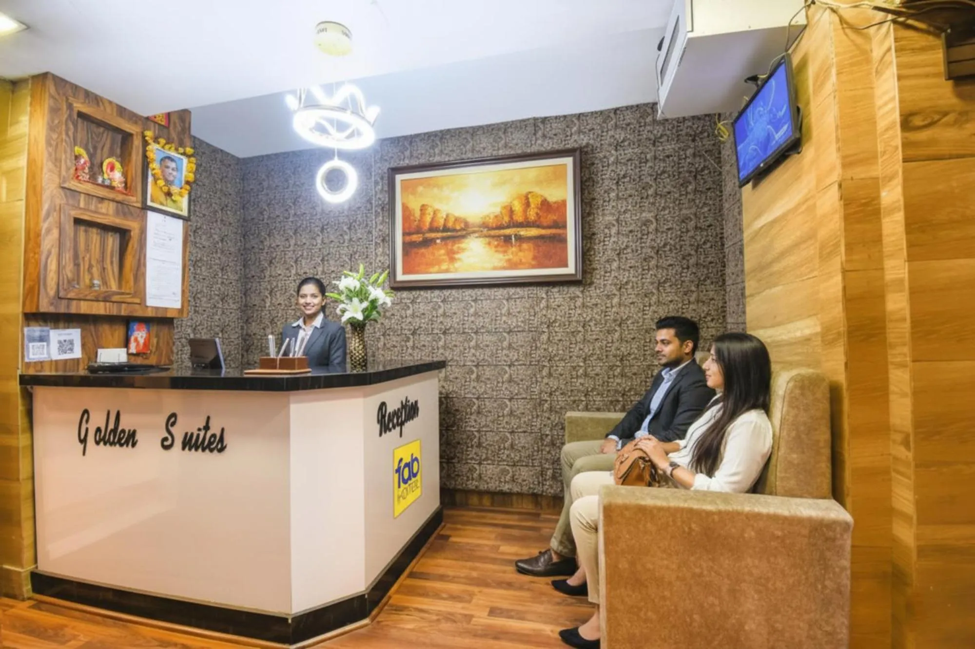 Lobby or reception in FabHotel Golden Suites - Nr Park Circus 7 point