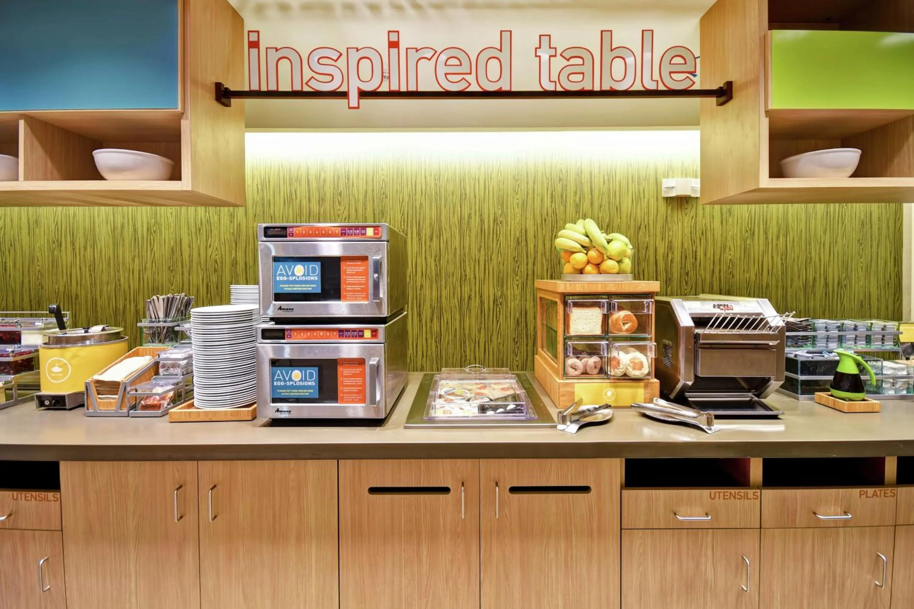 Food and drinks in Home2 Suites By Hilton Amherst Buffalo