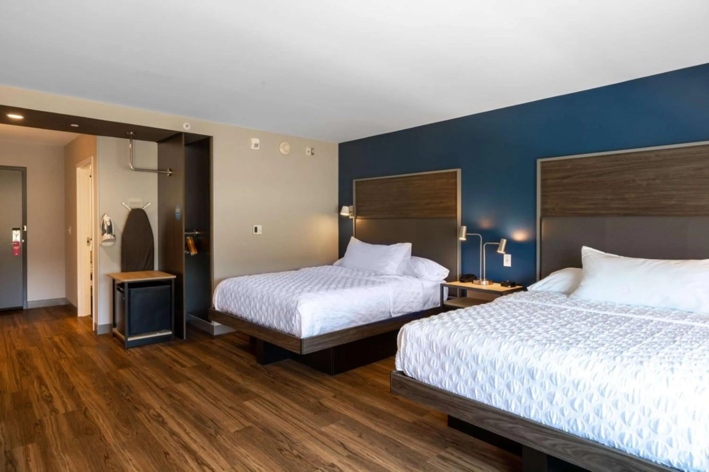 Bed in Tru By Hilton Seneca Clemson Sc