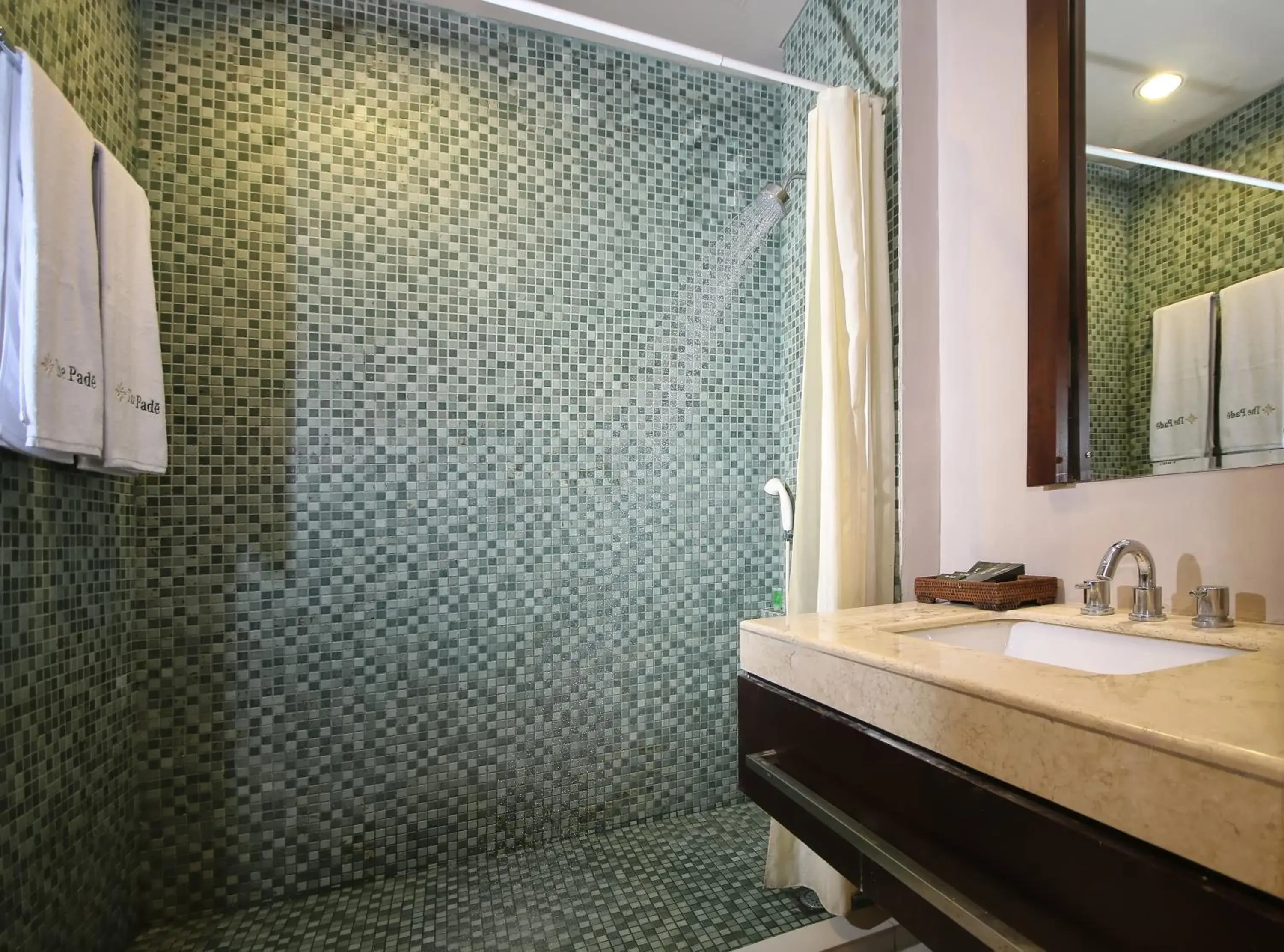 Superior Deluxe Double or Twin Room in The Pade Hotel Superior Deluxe Double or Twin Room in The Pade Hotel