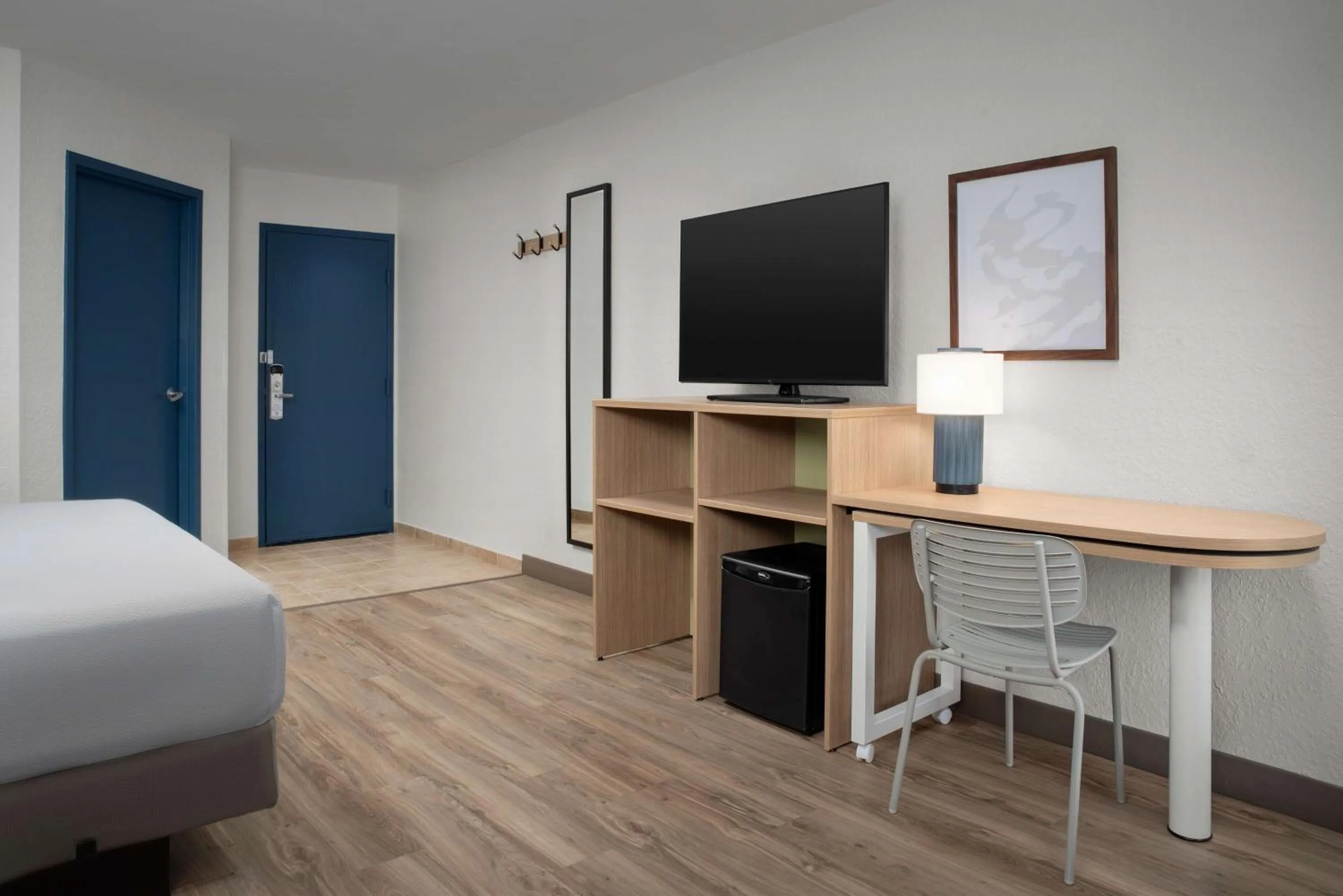 Bedroom, Bed in Spark by Hilton Tampa Brandon