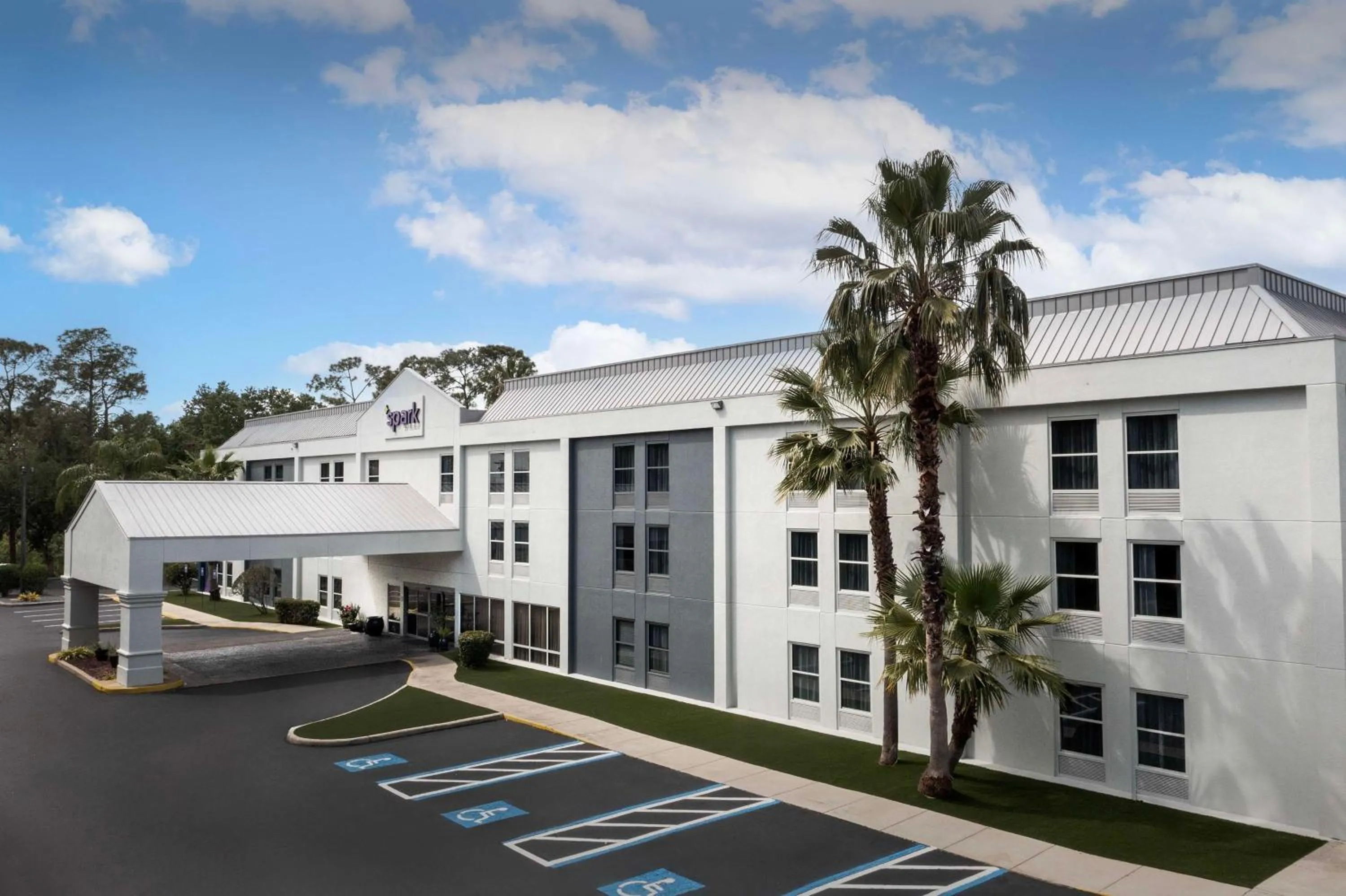 Property building in Spark by Hilton Tampa Brandon