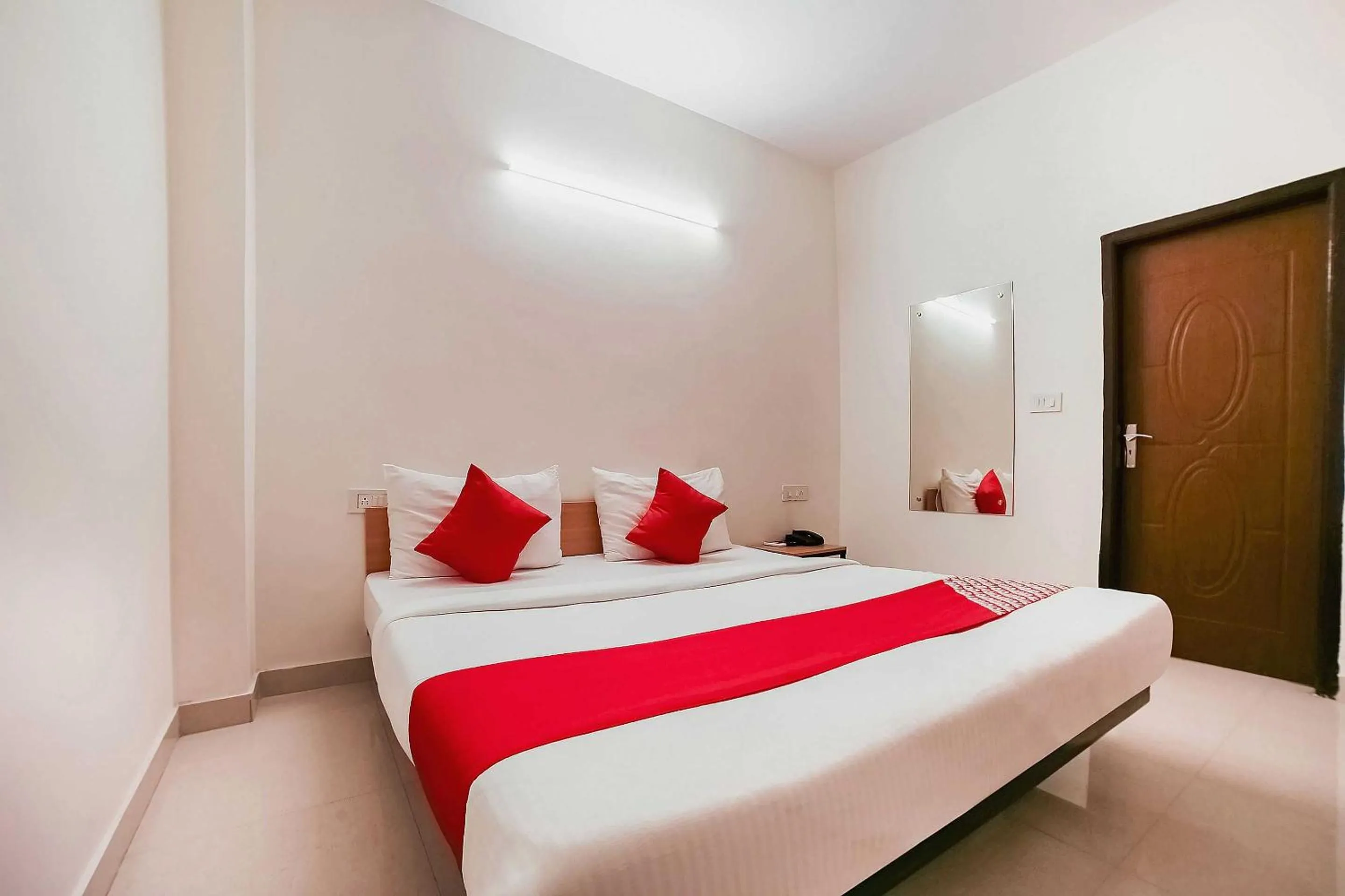 Bedroom, Bed in Live on DEL5542