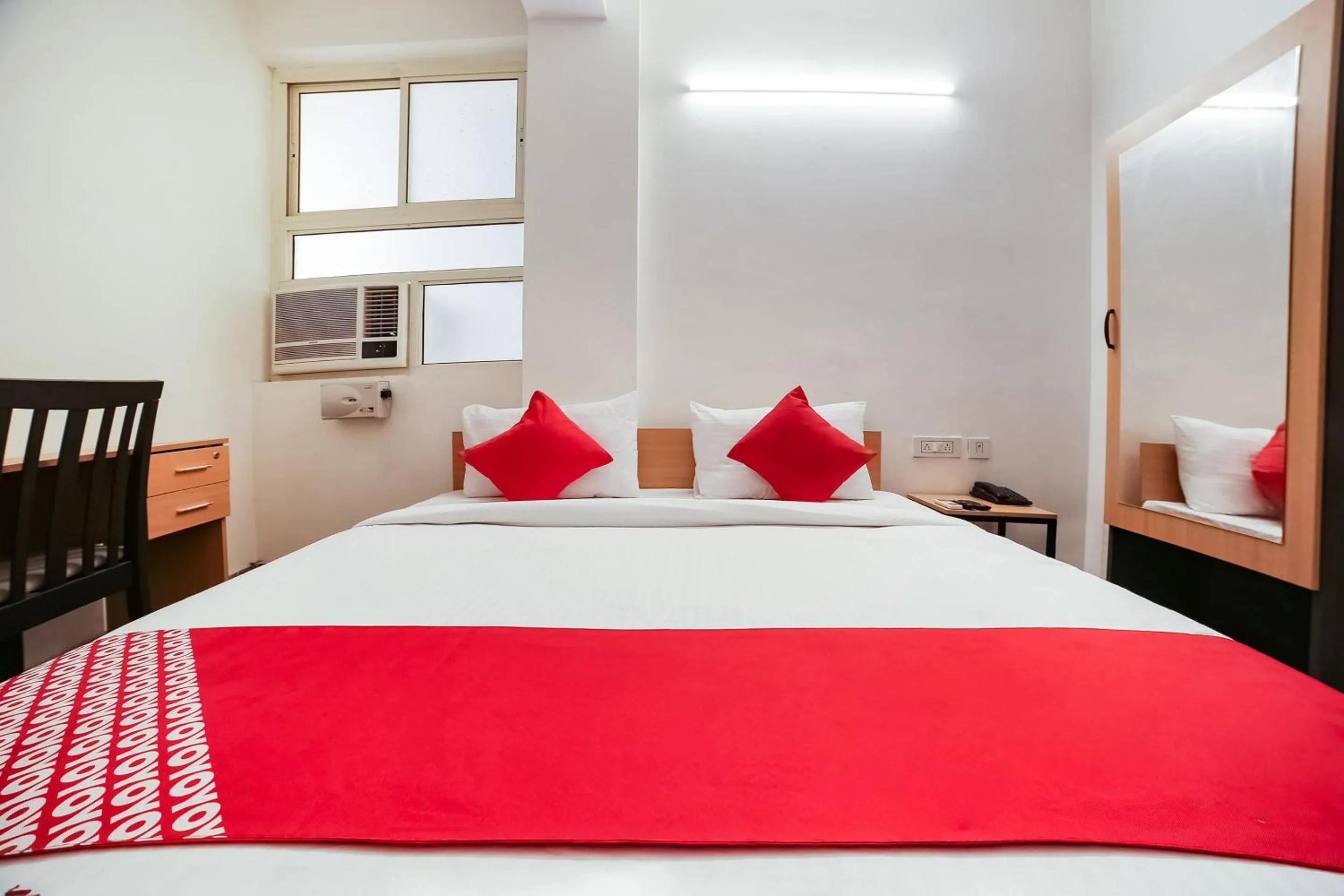 Bedroom, Bed in Live on DEL5542