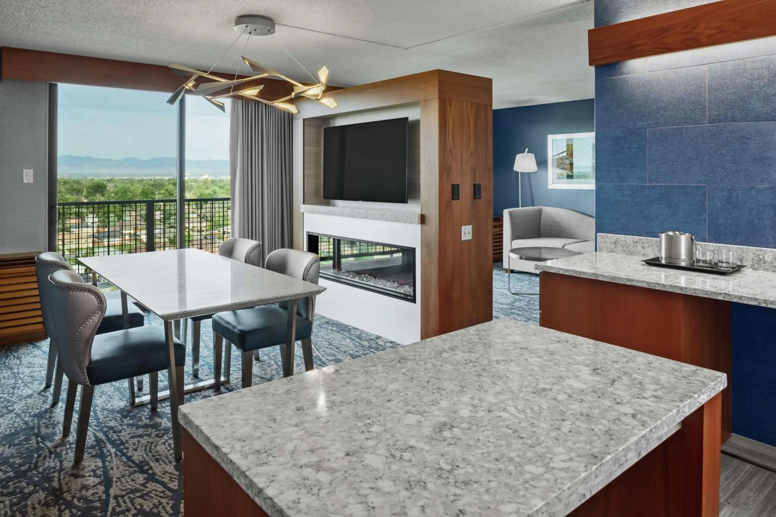 Living room in DoubleTree by Hilton Hotel Denver