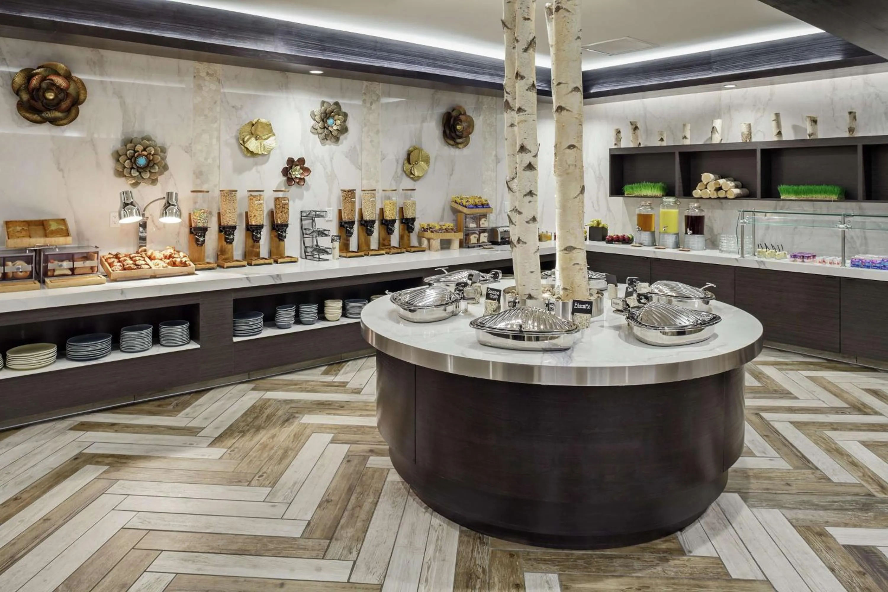 Restaurant/places to eat in DoubleTree by Hilton Hotel Denver